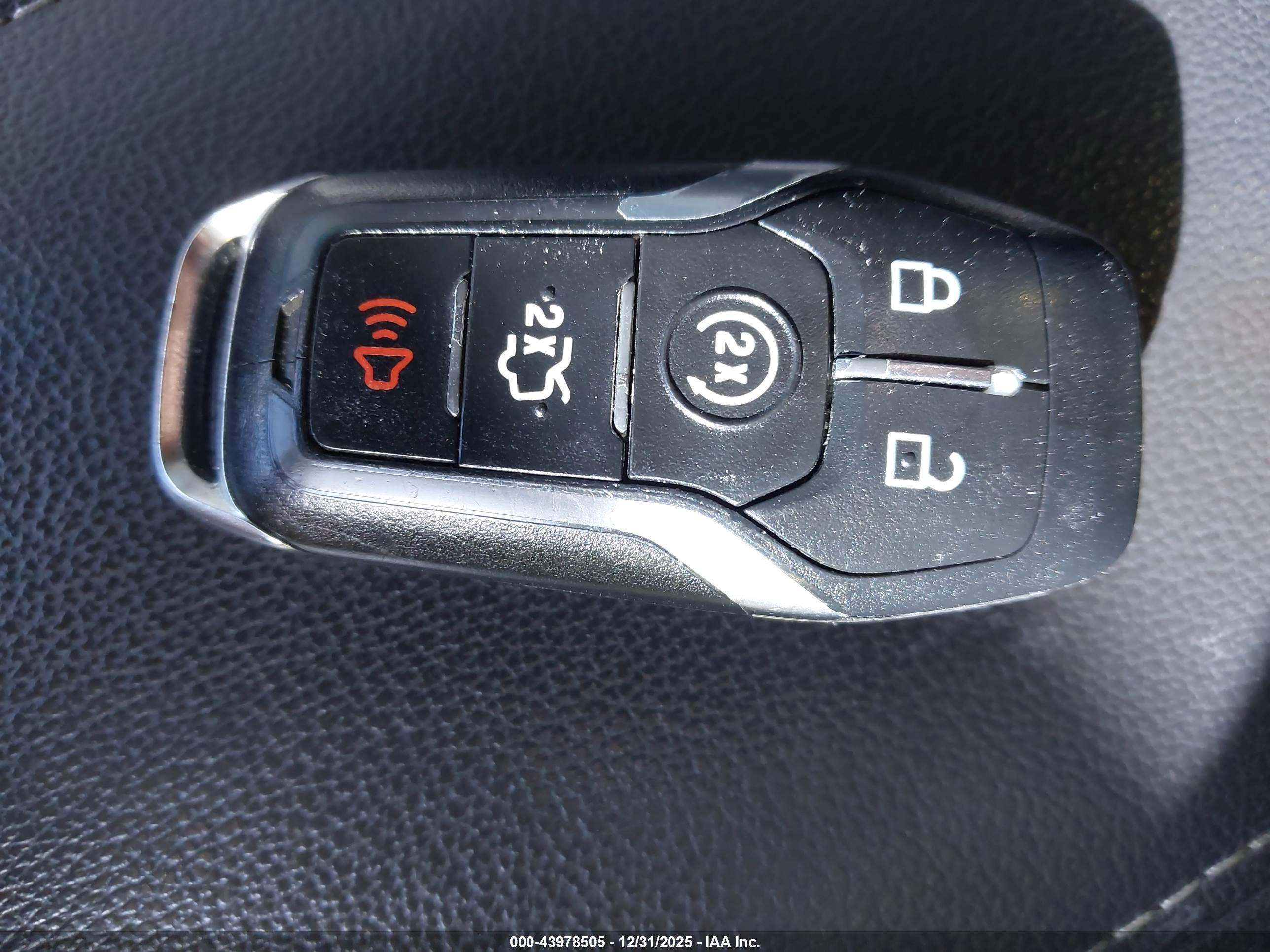 FORD FUSION image 11
