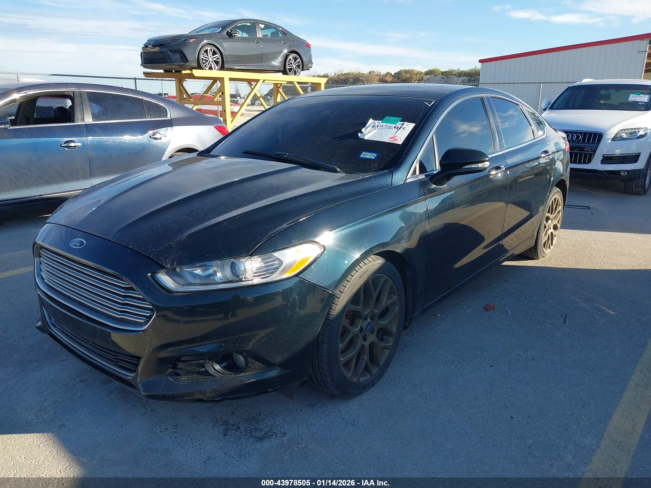 FORD FUSION image 2