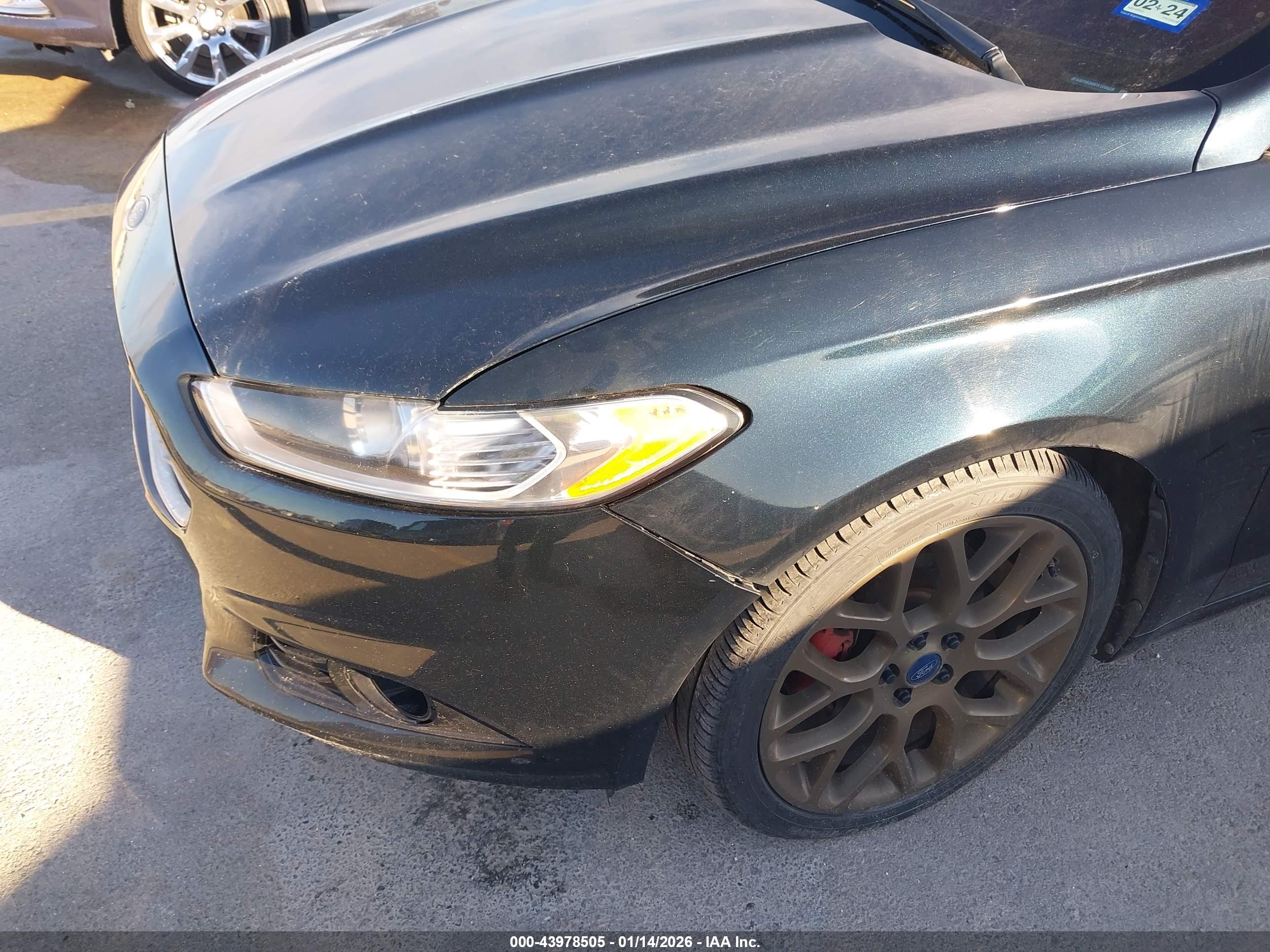 FORD FUSION image 6