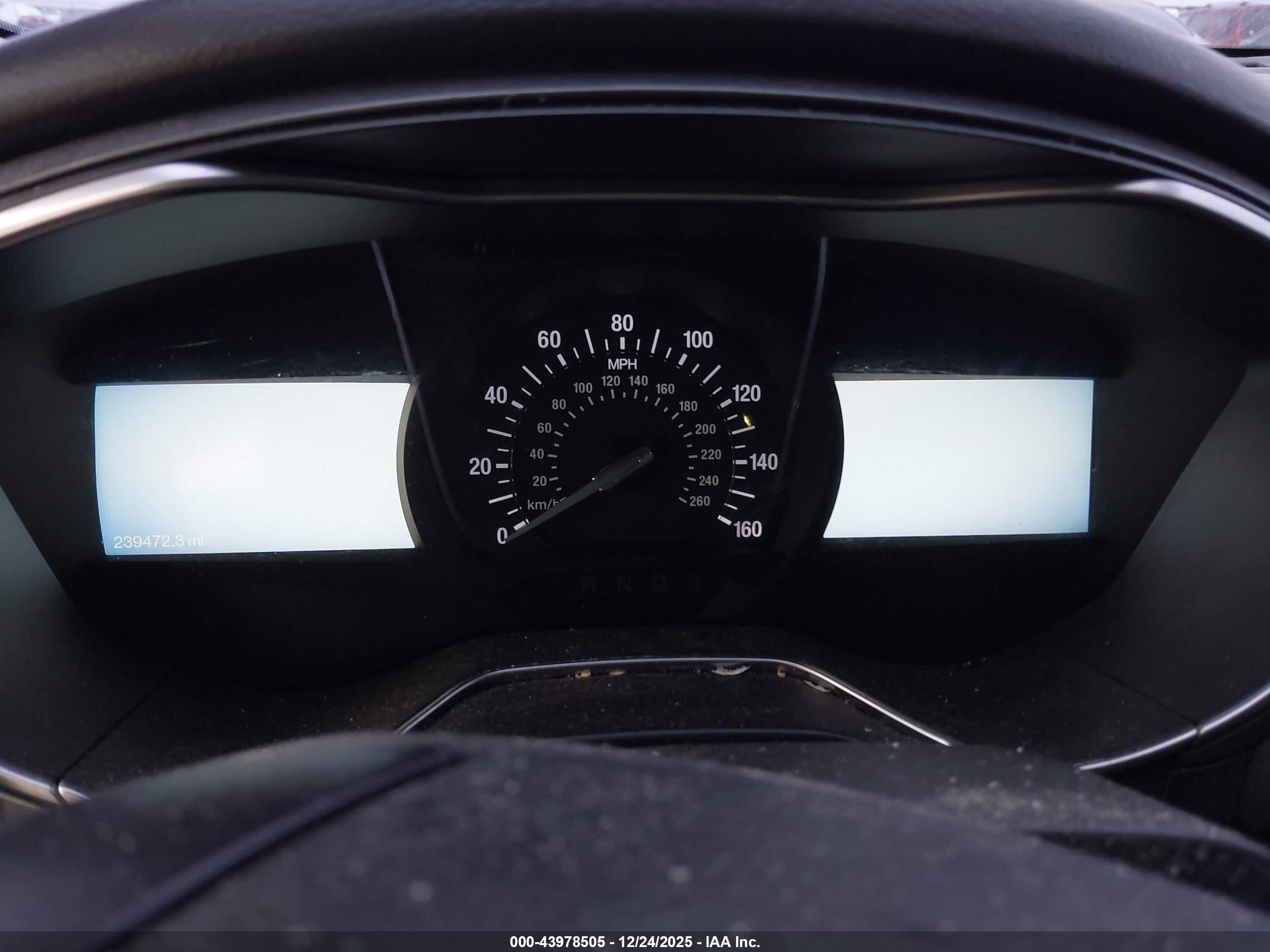 FORD FUSION image 7