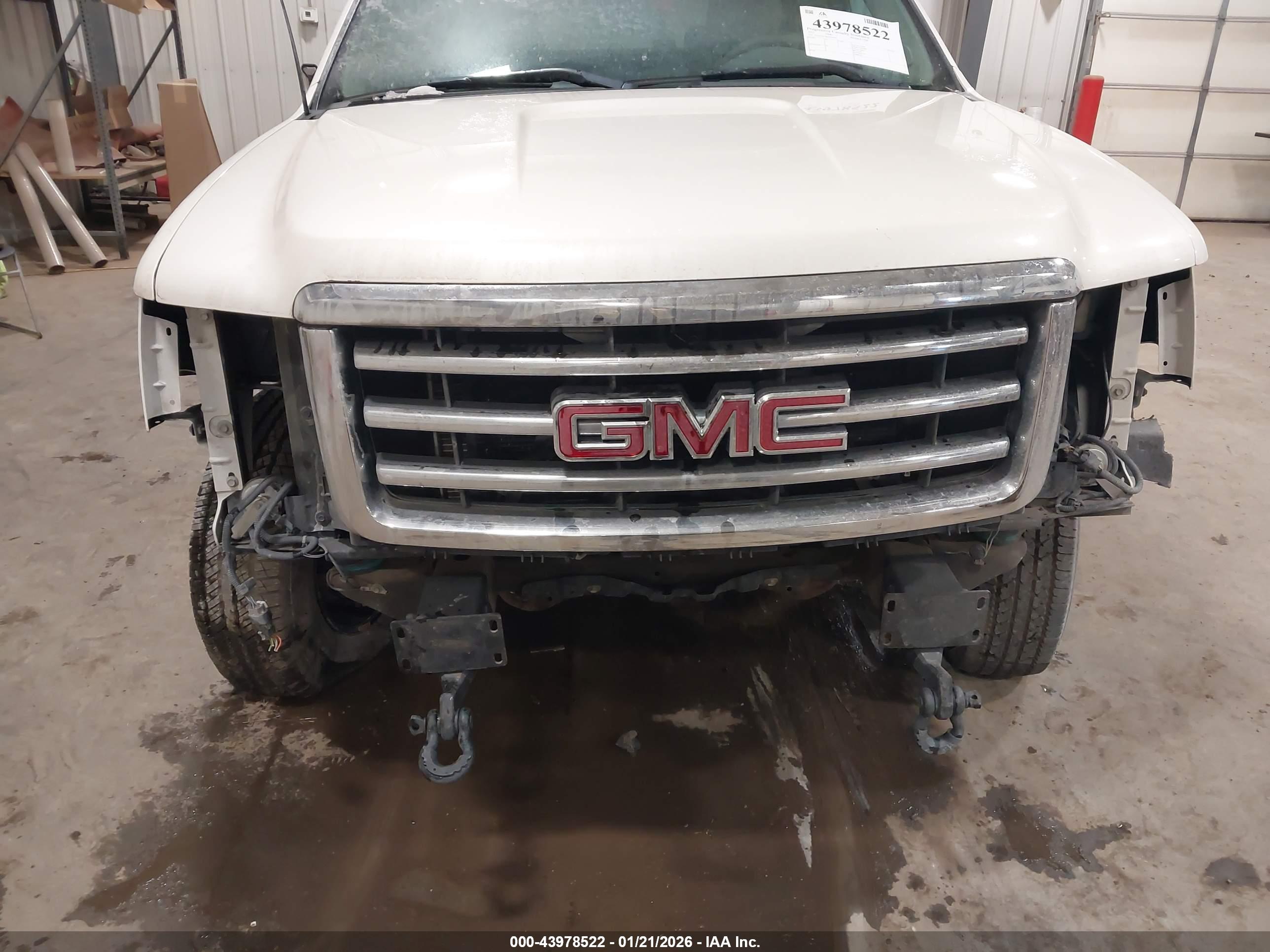 GMC SIERRA image 6