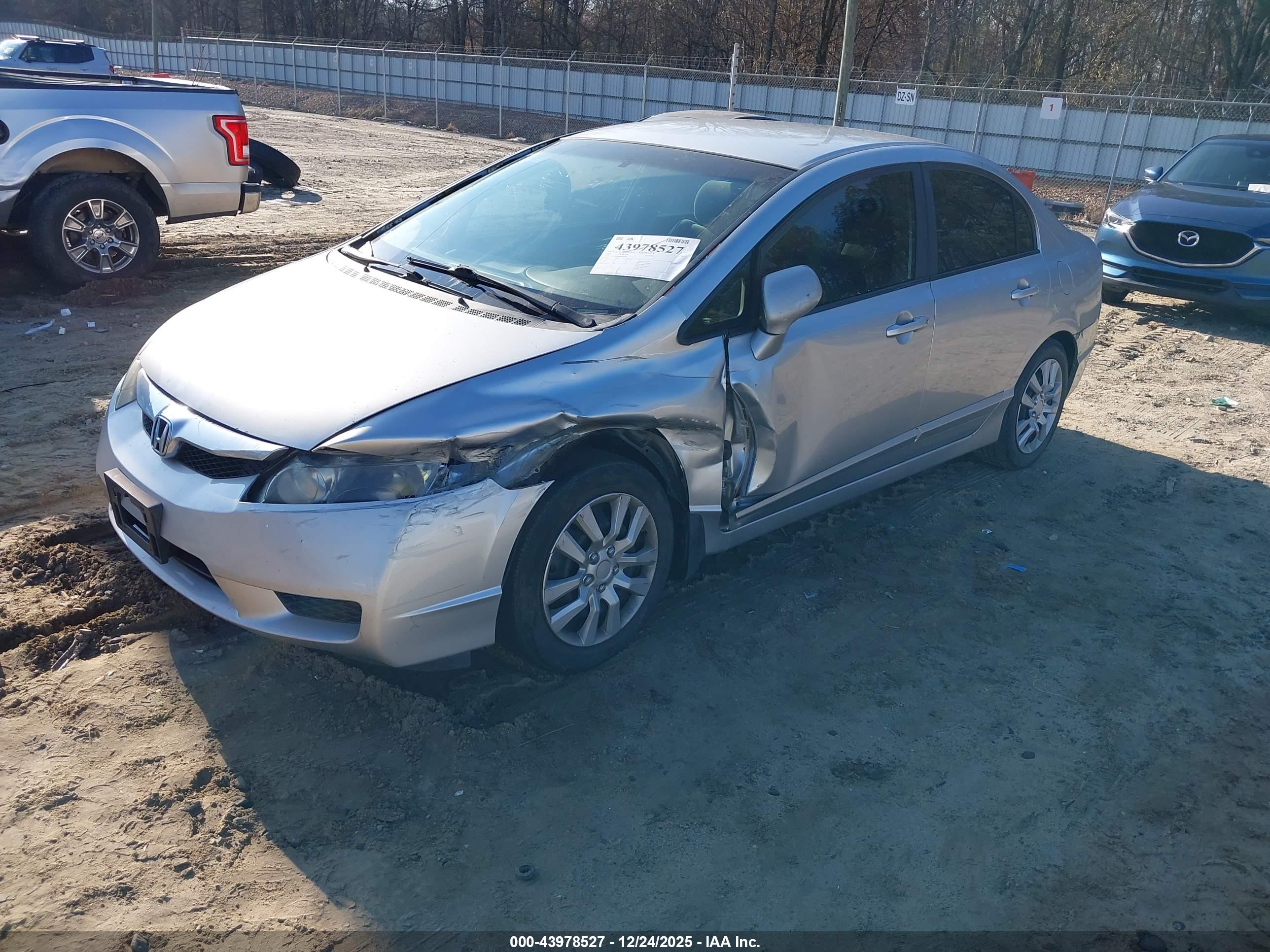 HONDA CIVIC image 2