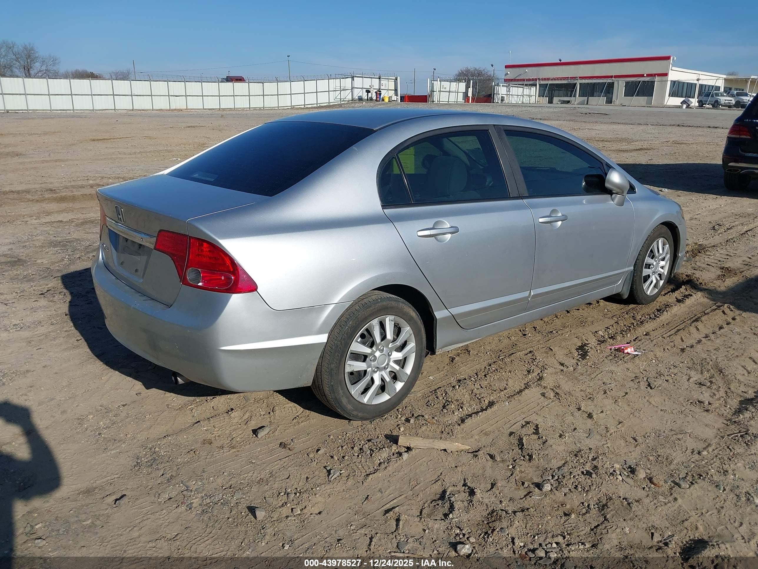 HONDA CIVIC image 4