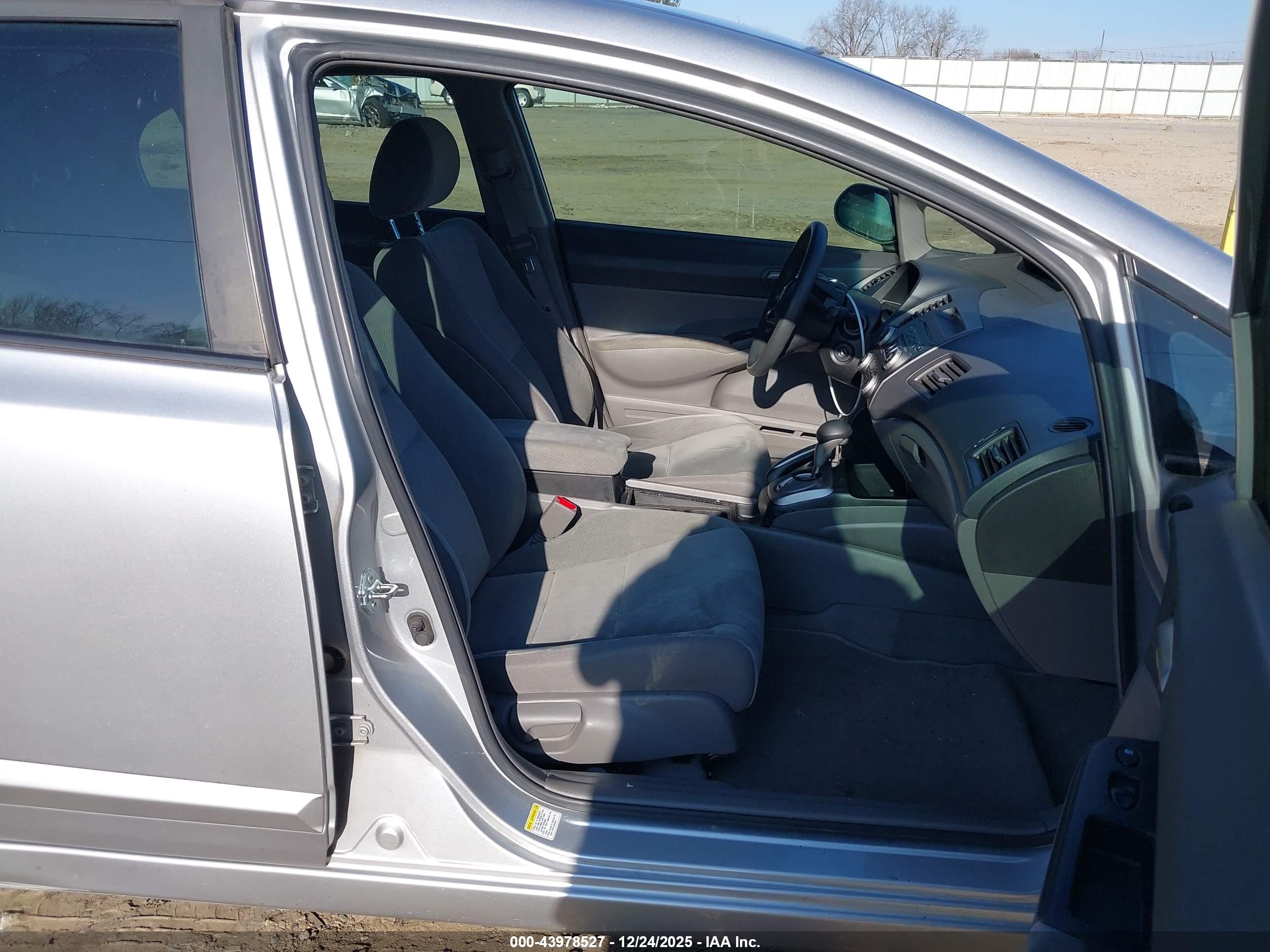 HONDA CIVIC image 5