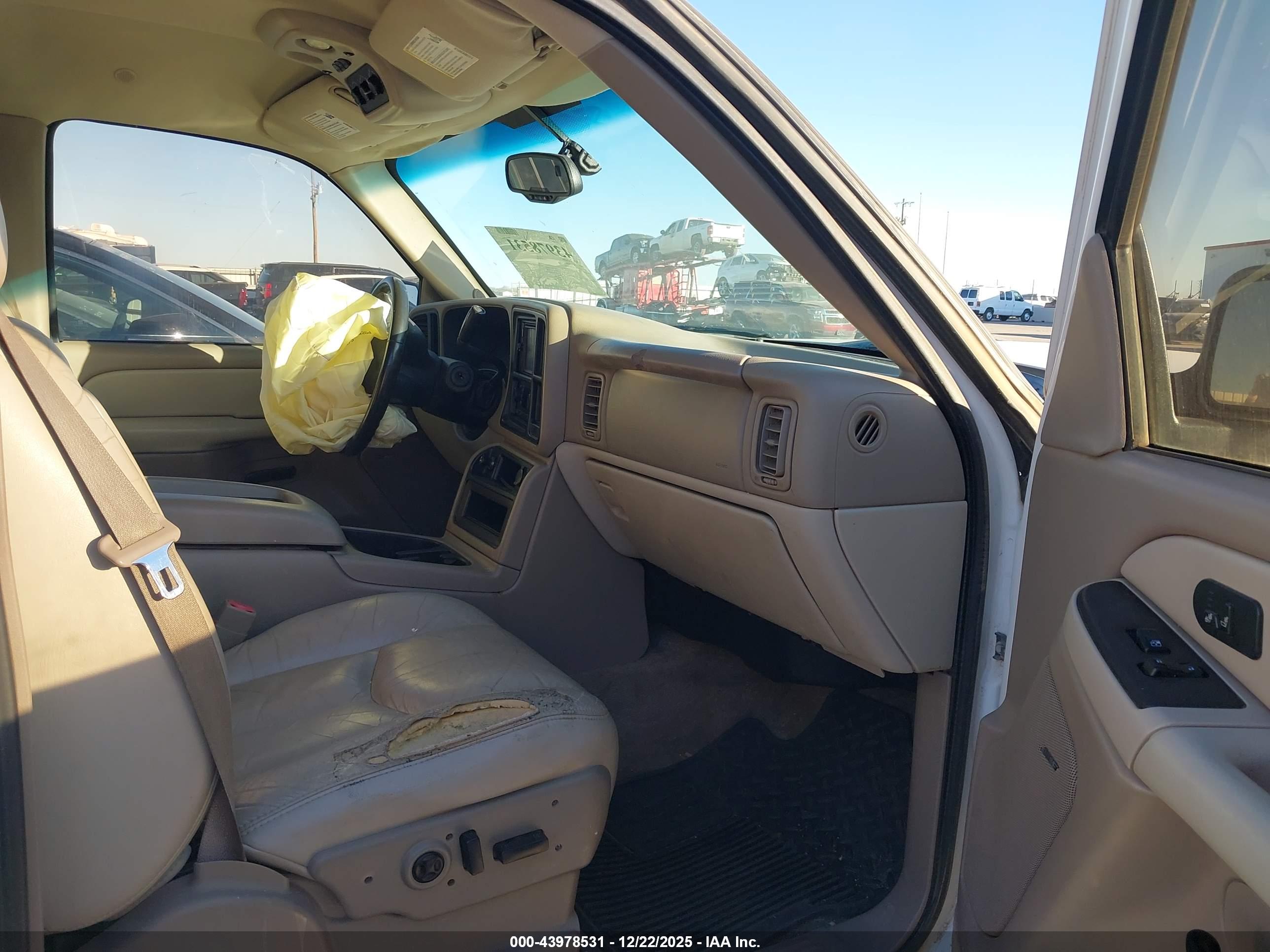 CHEVROLET TAHOE image 5