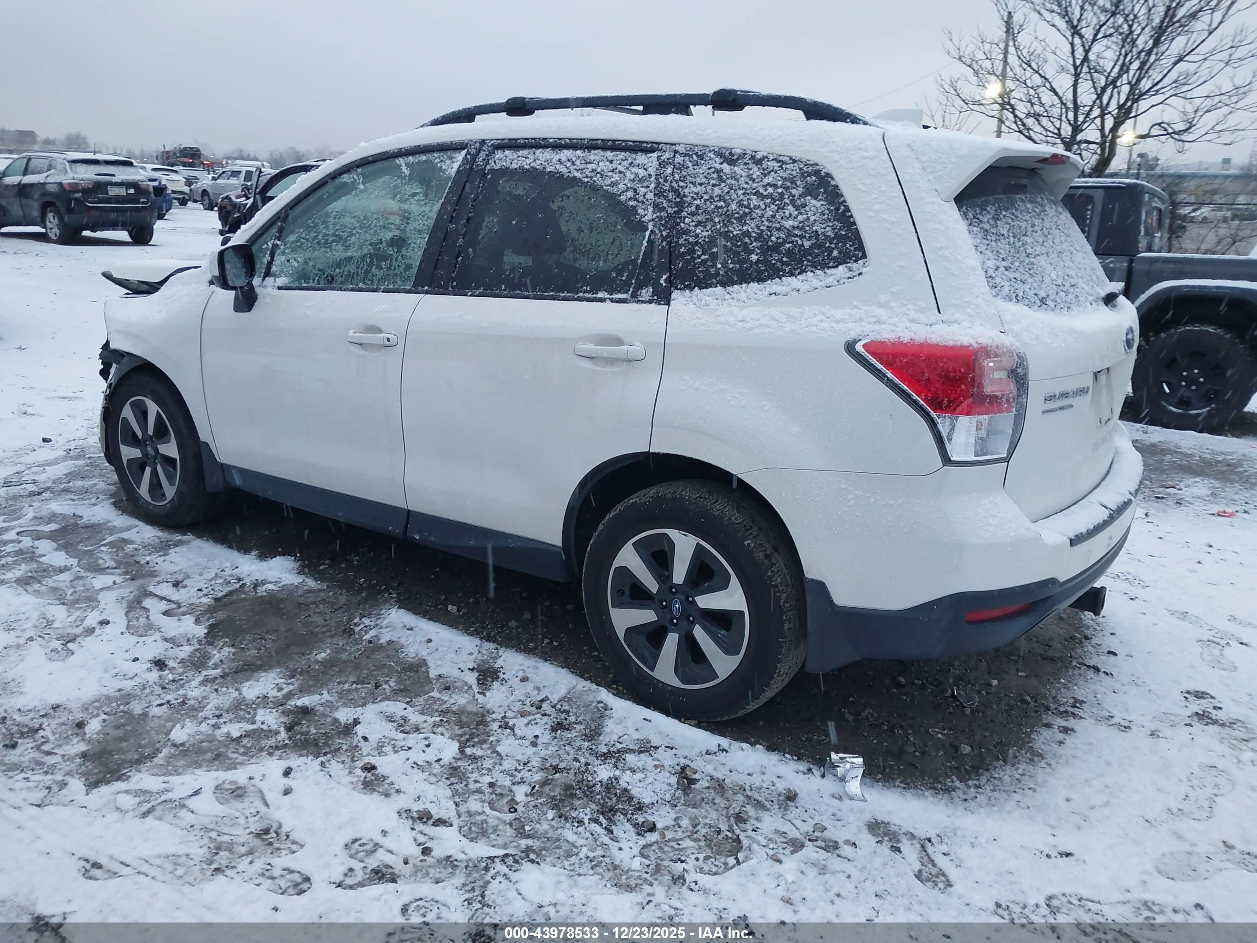 SUBARU FORESTER image 3