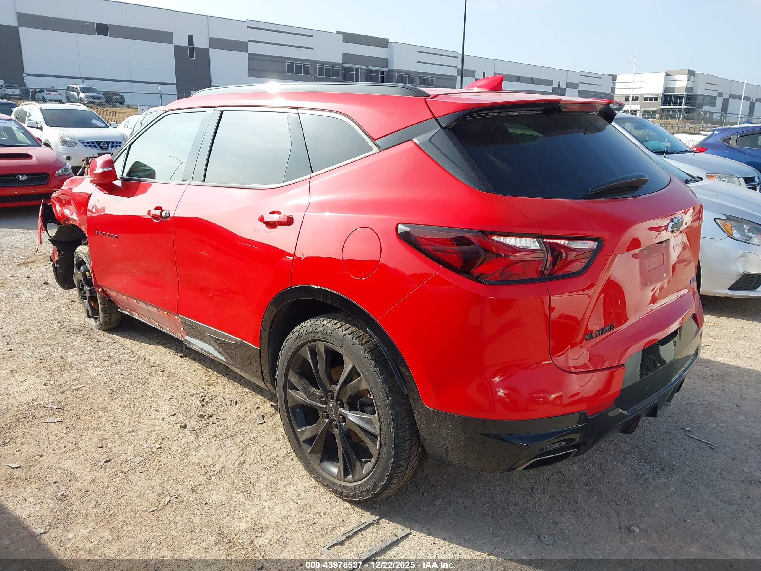CHEVROLET BLAZER image 3