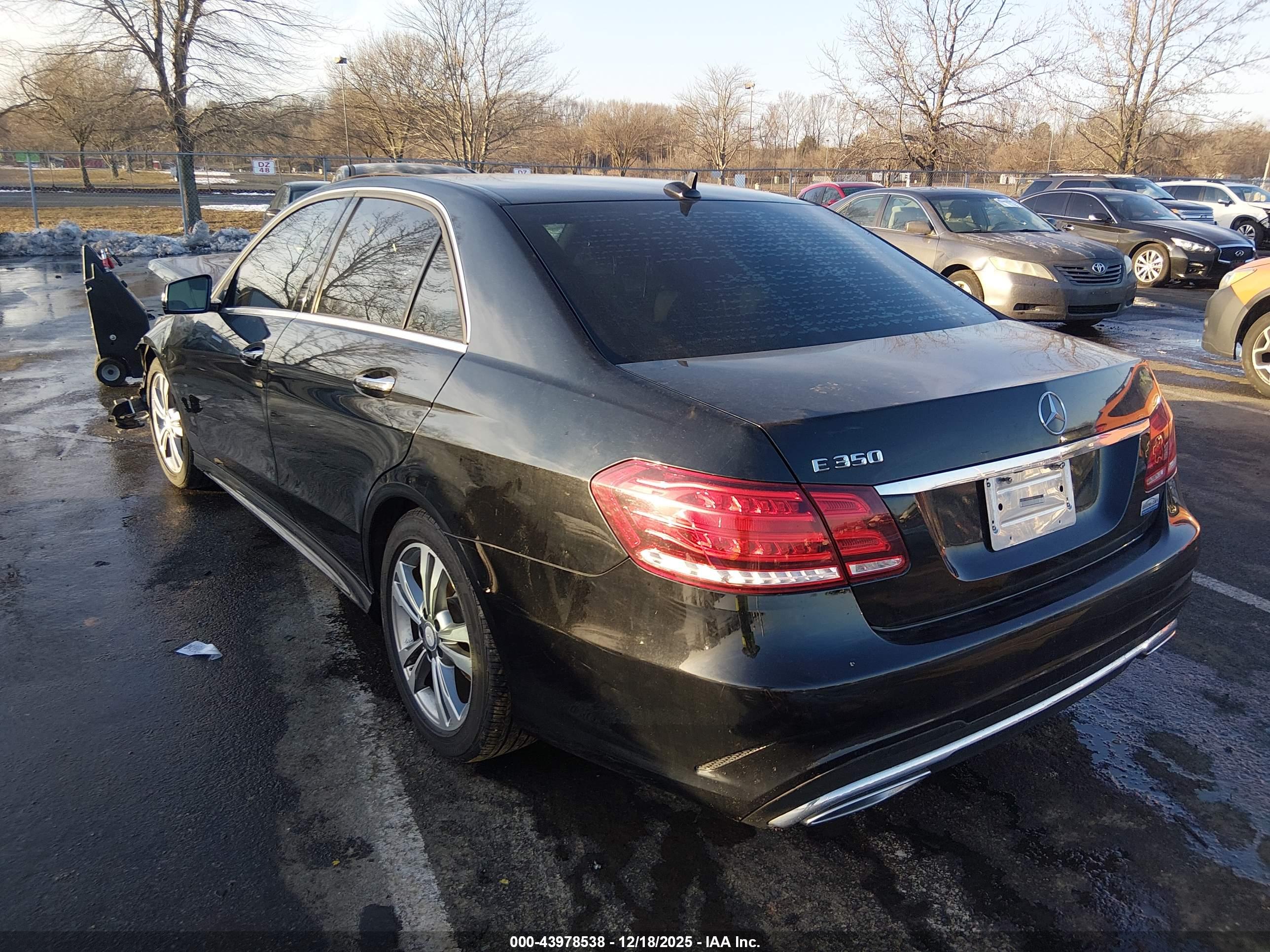 MERCEDES-BENZ E image 3