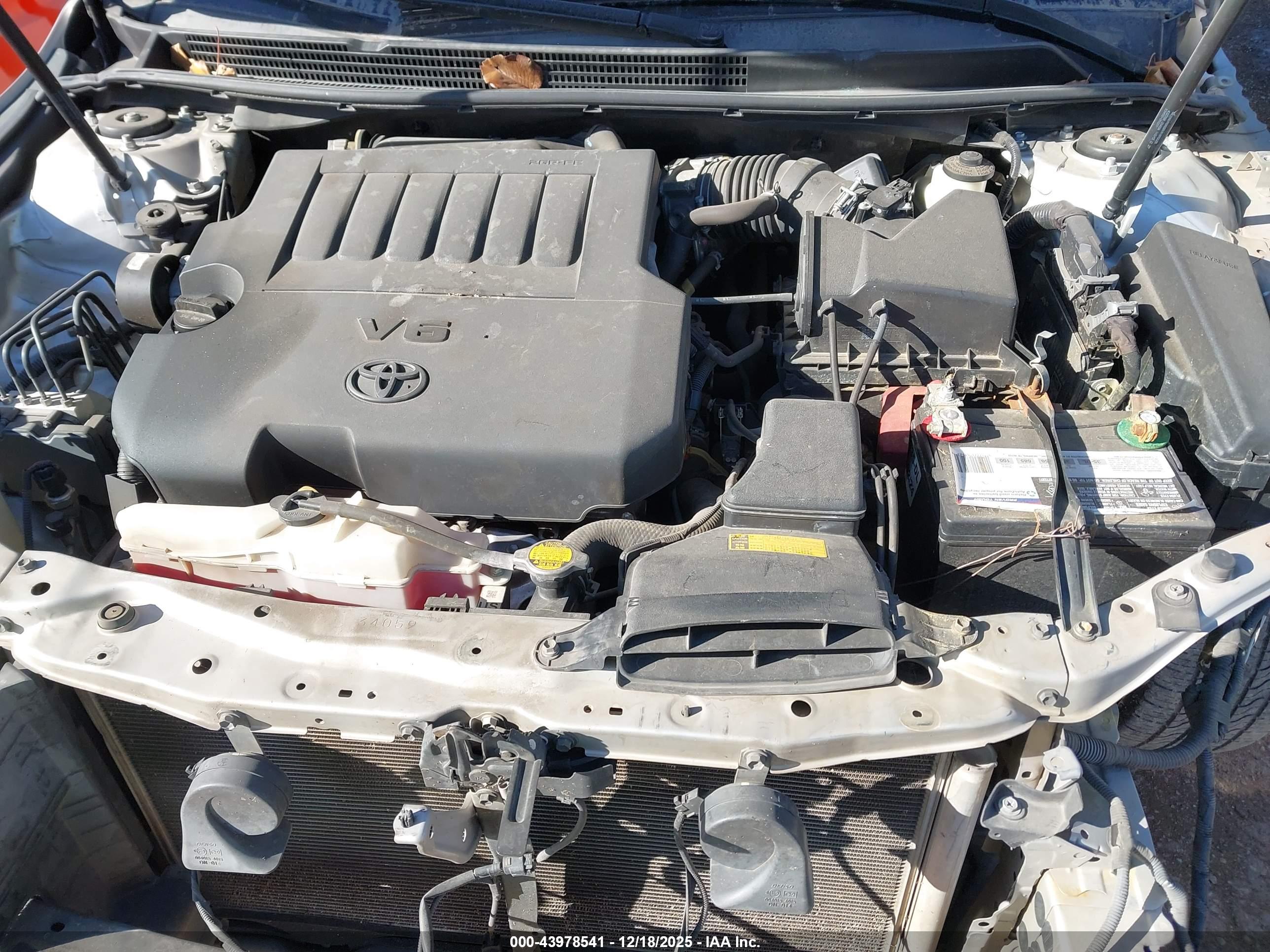 TOYOTA AVALON image 10