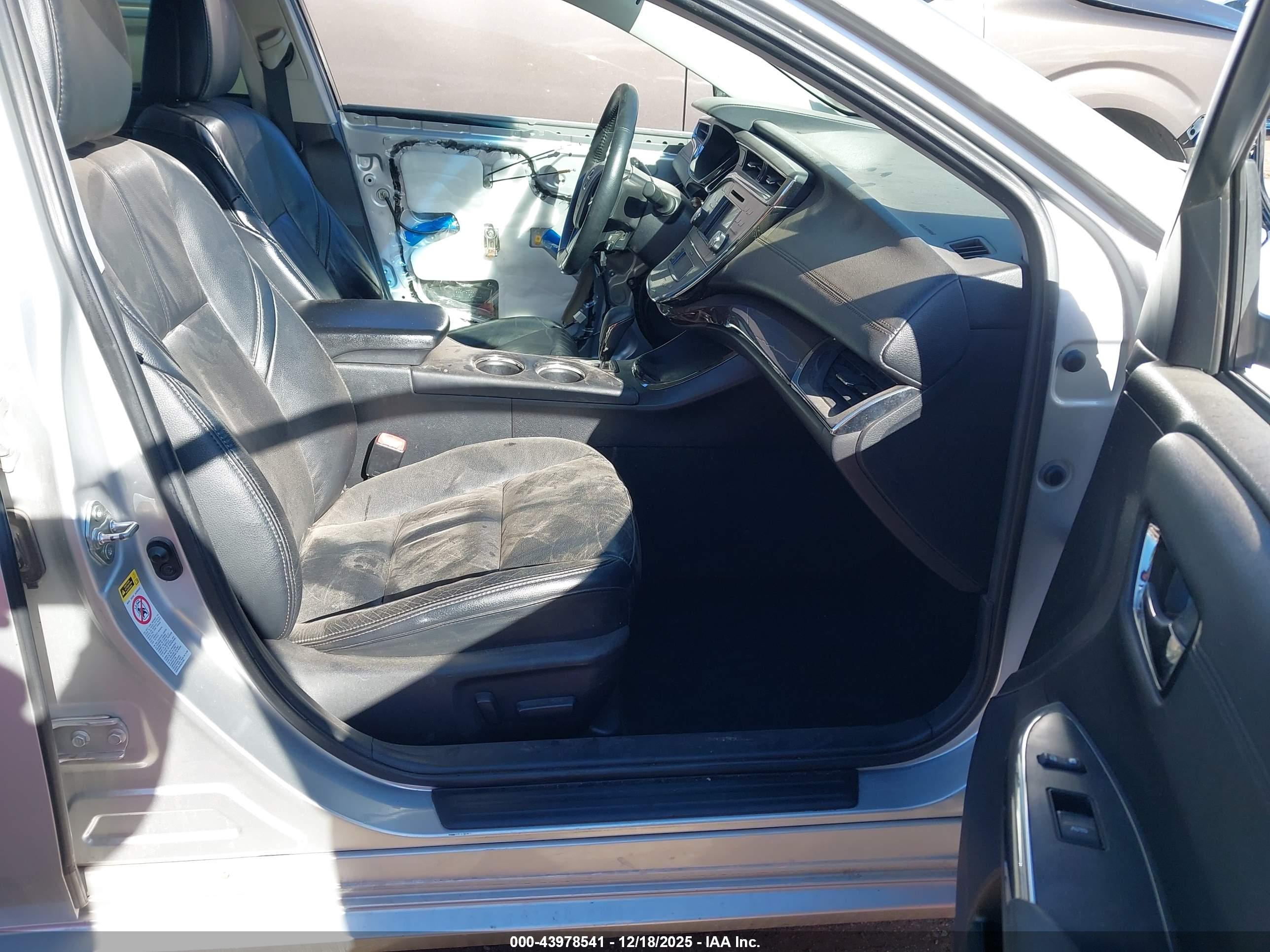 TOYOTA AVALON image 5