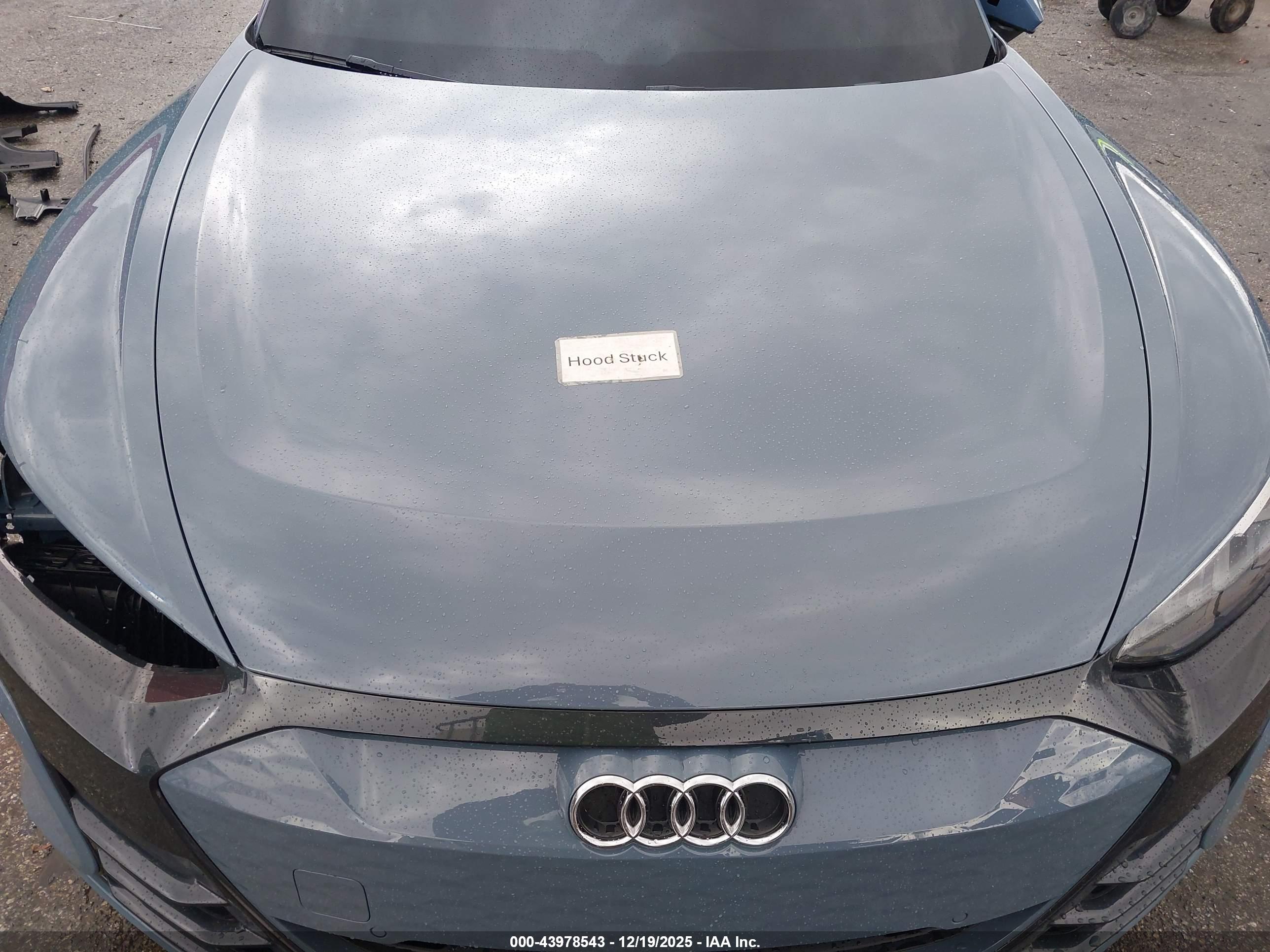 AUDI E-TRON image 10