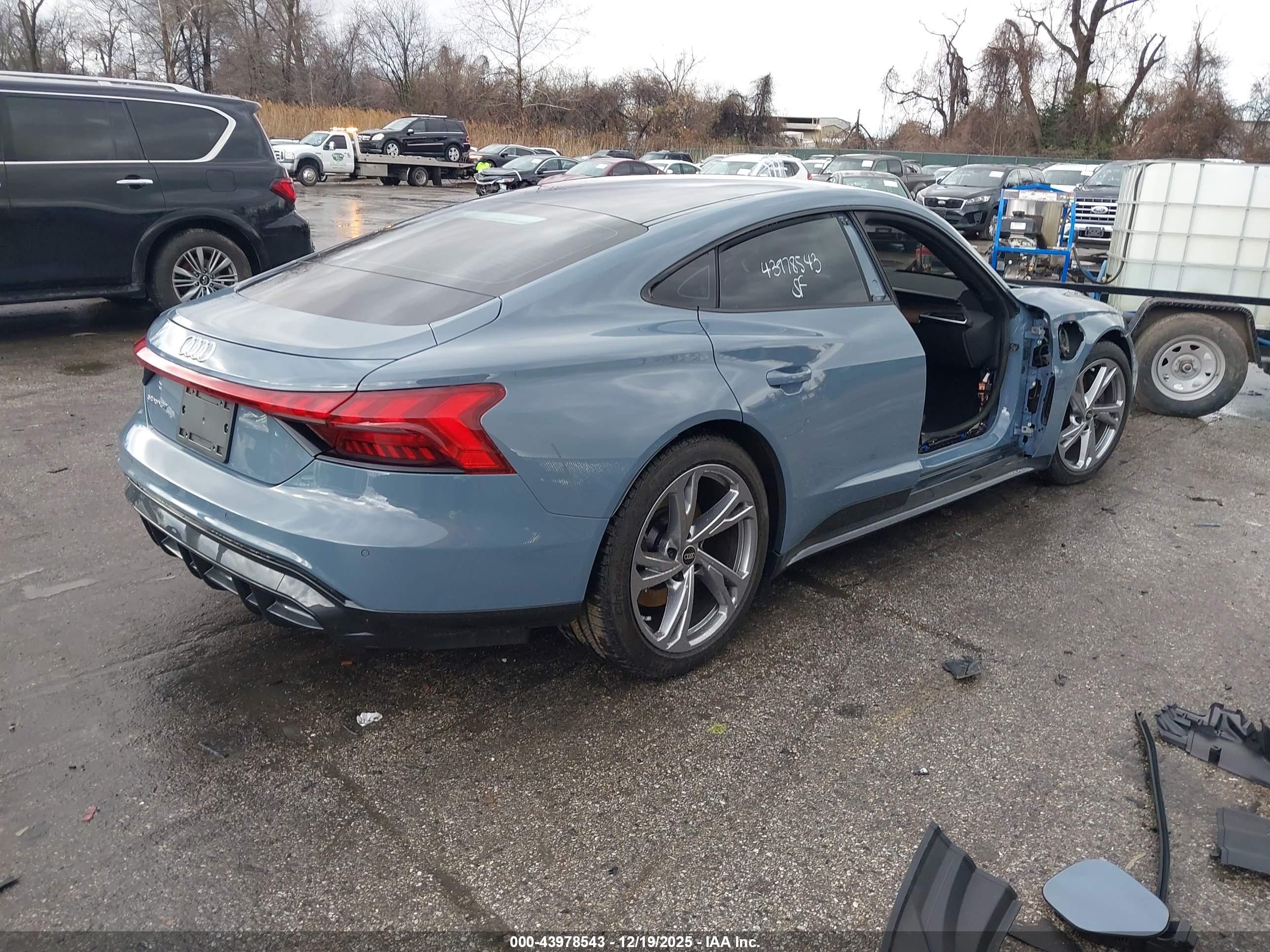 AUDI E-TRON image 4