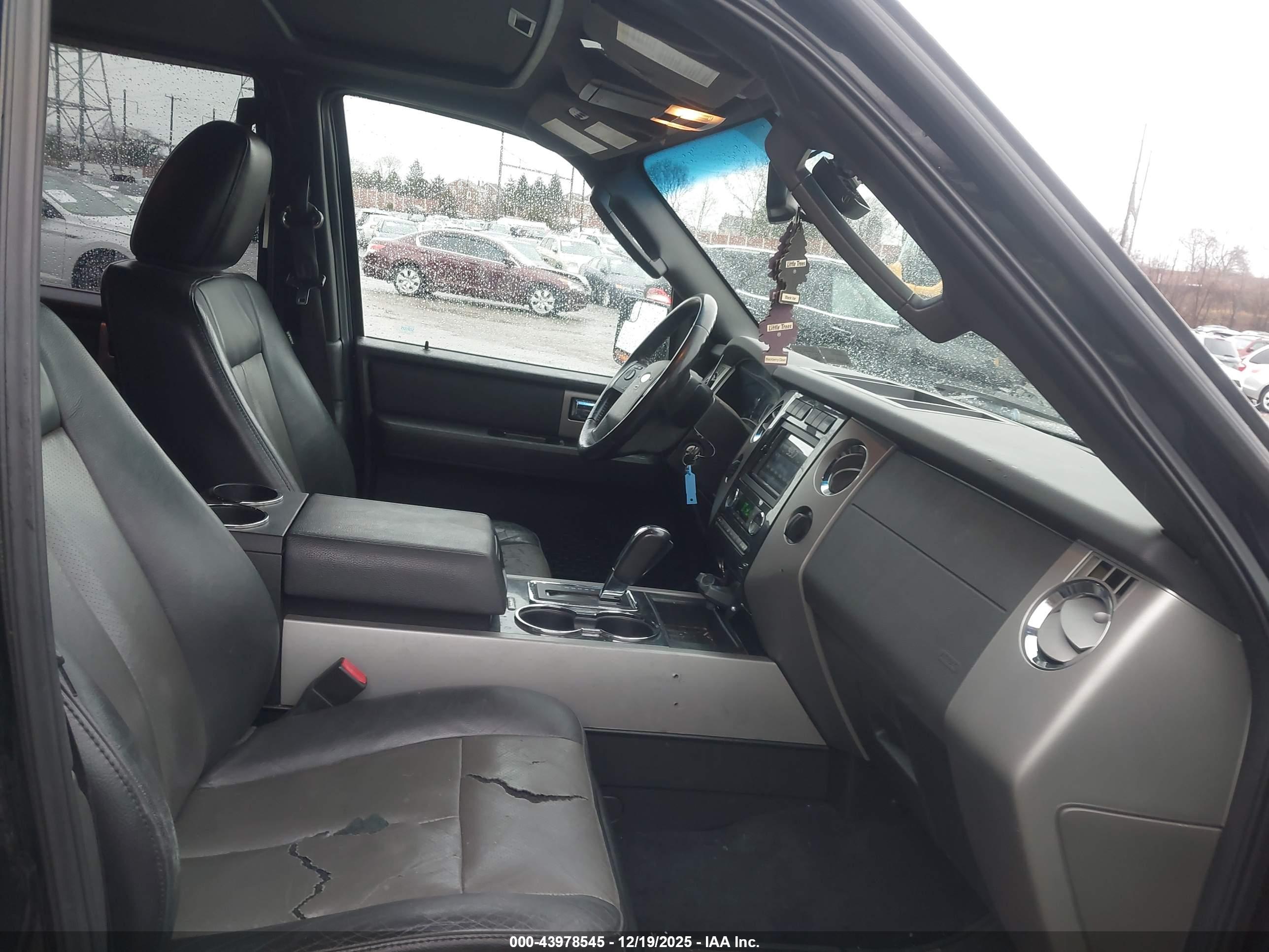 FORD EXPEDITION image 5