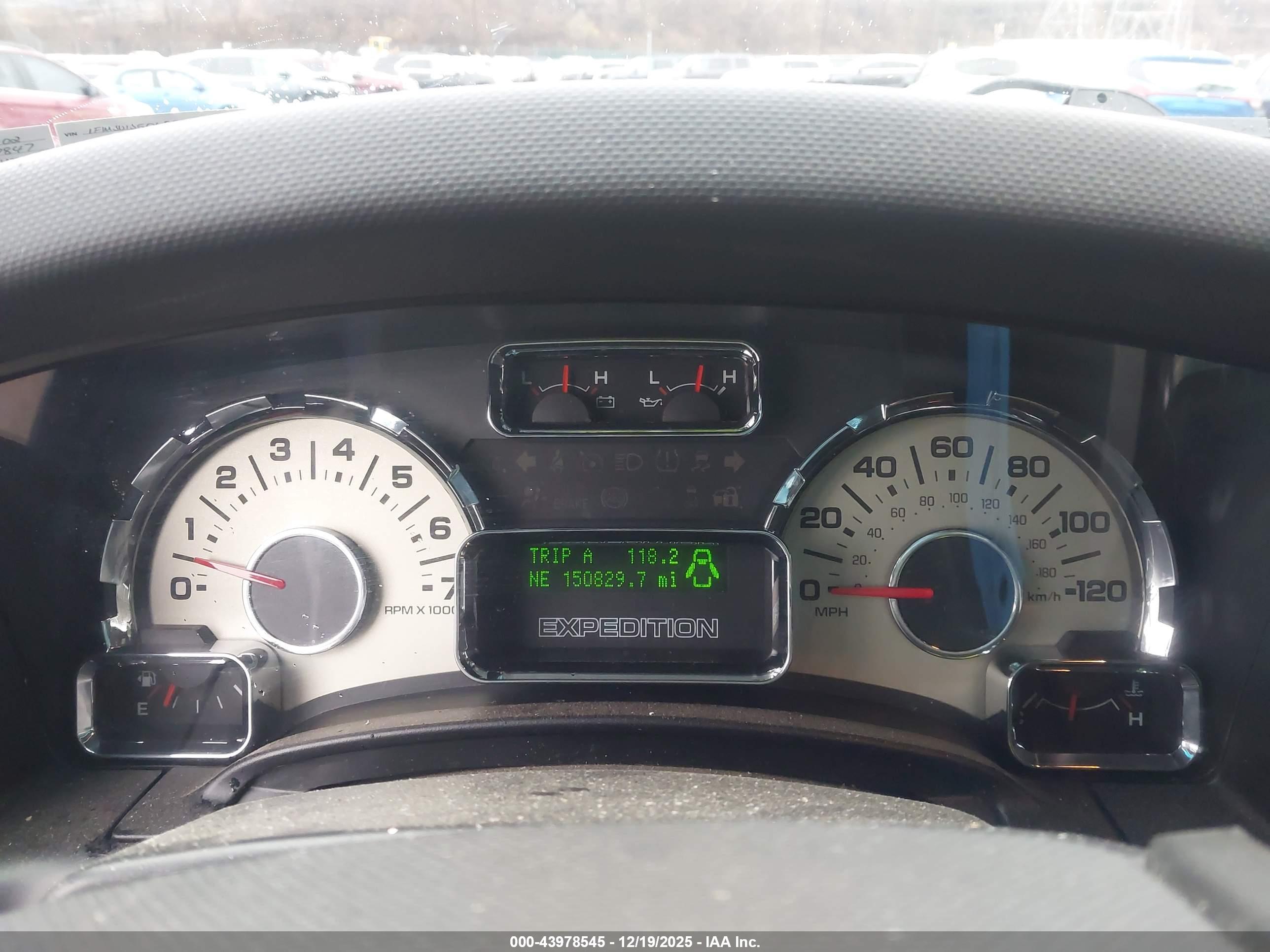 FORD EXPEDITION image 7