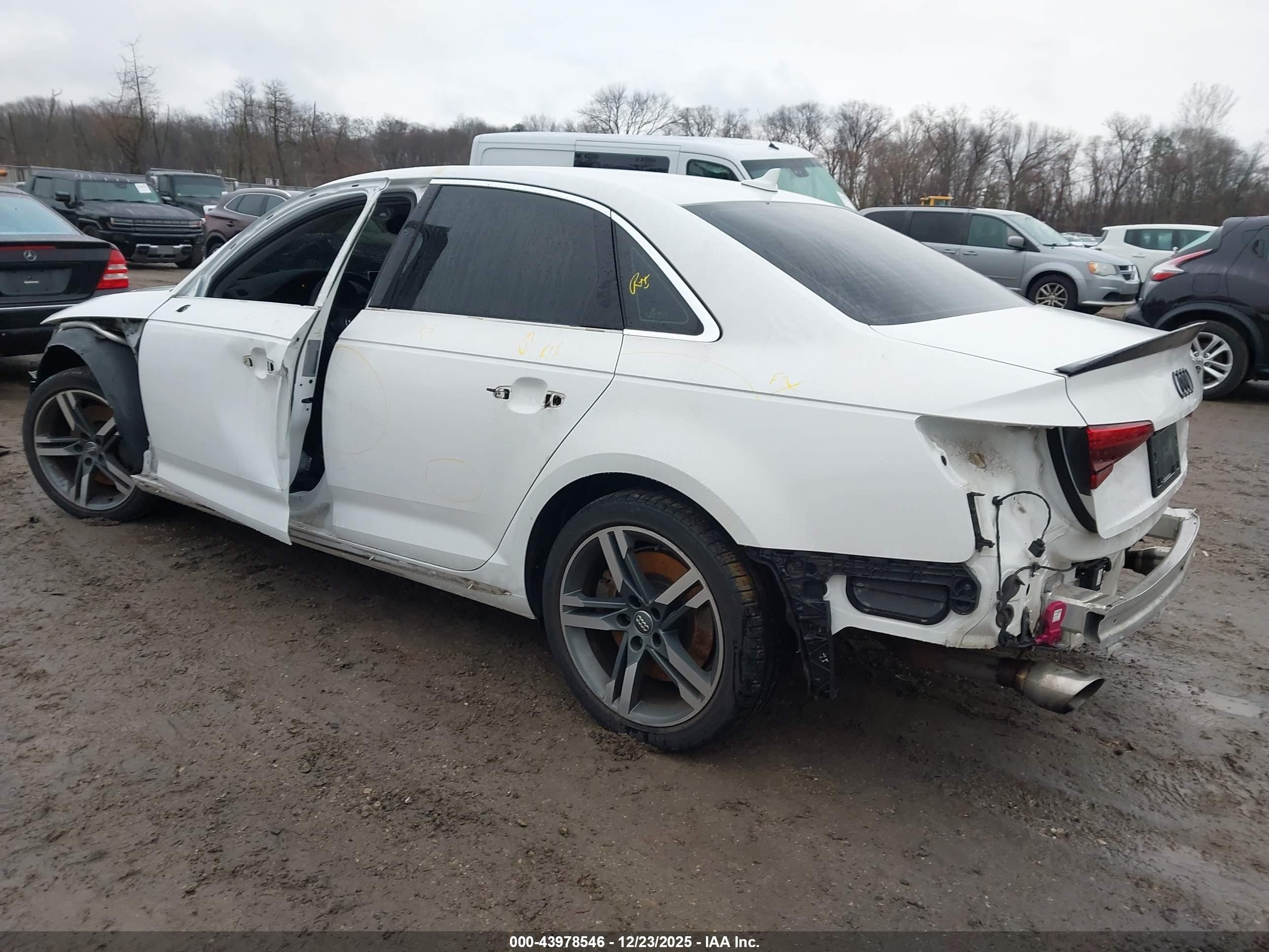 AUDI A4 image 3