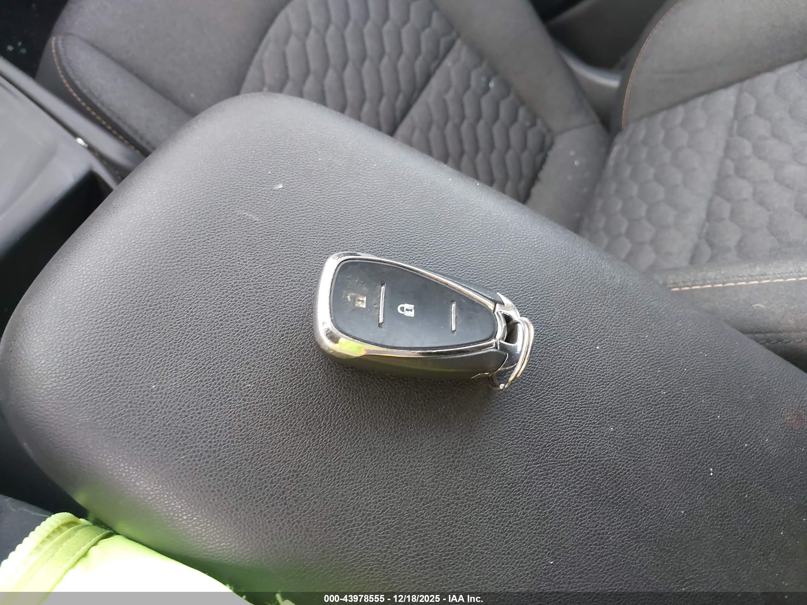 CHEVROLET EQUINOX image 11
