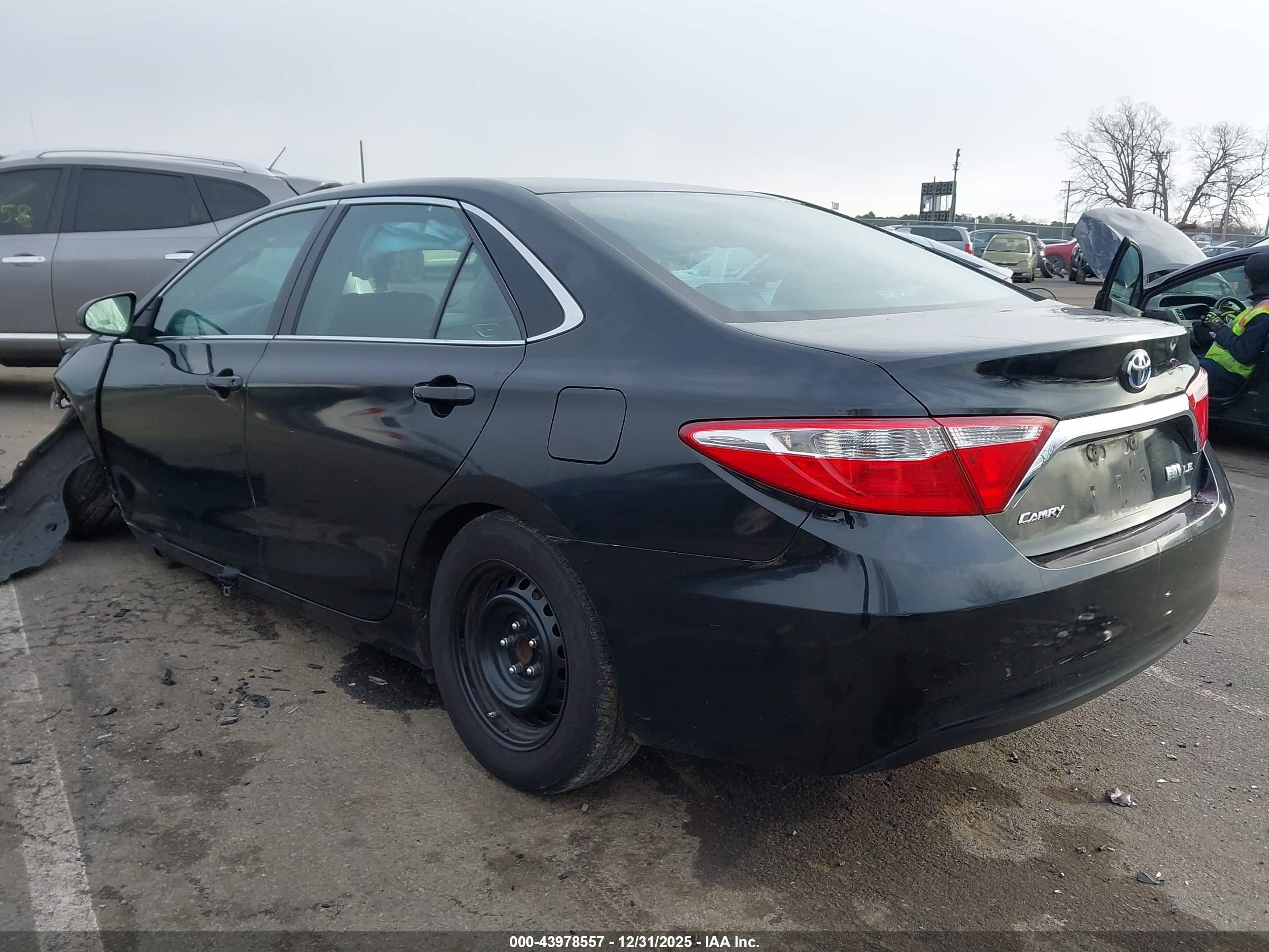 TOYOTA CAMRY image 3