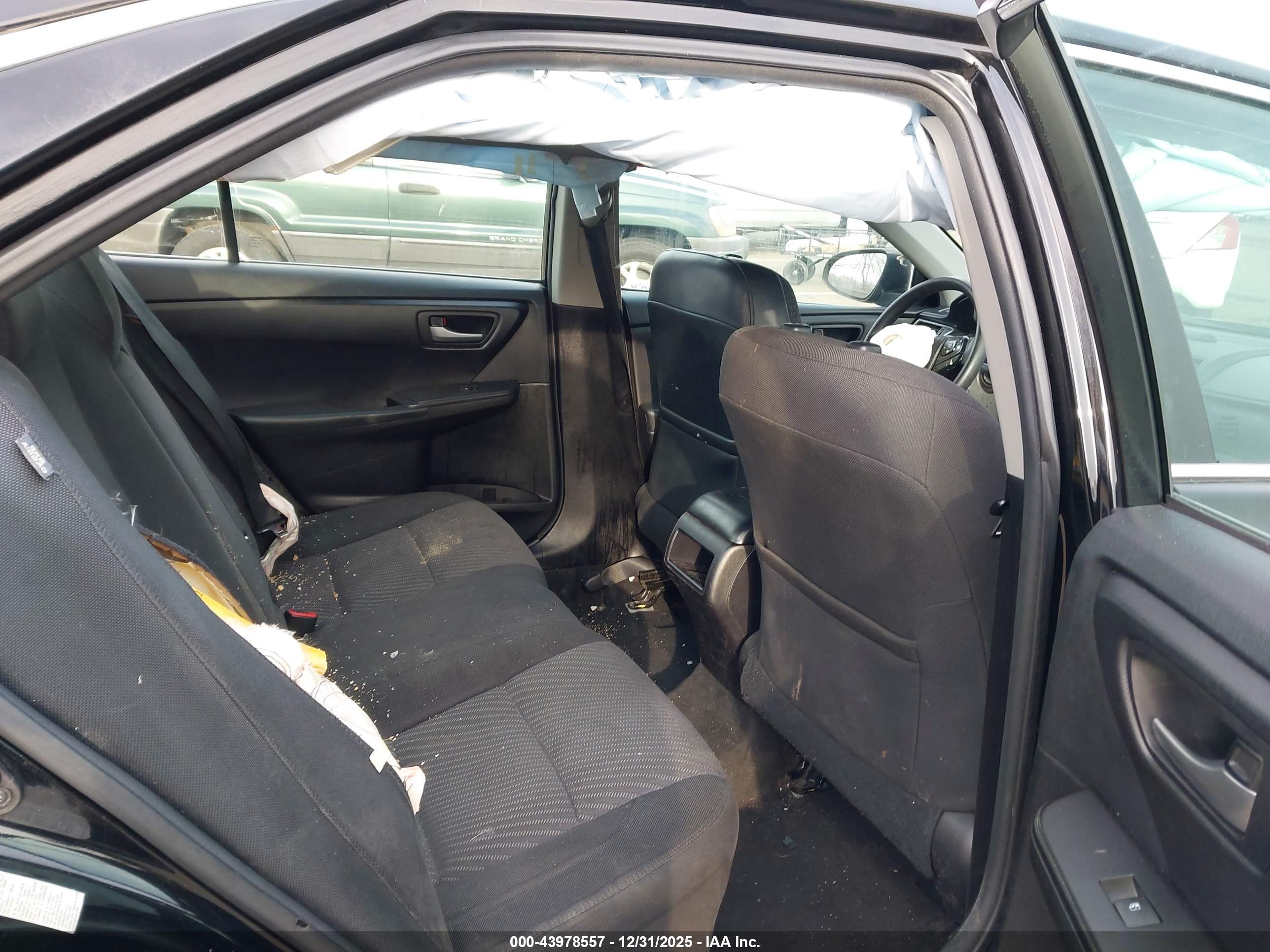 TOYOTA CAMRY image 8