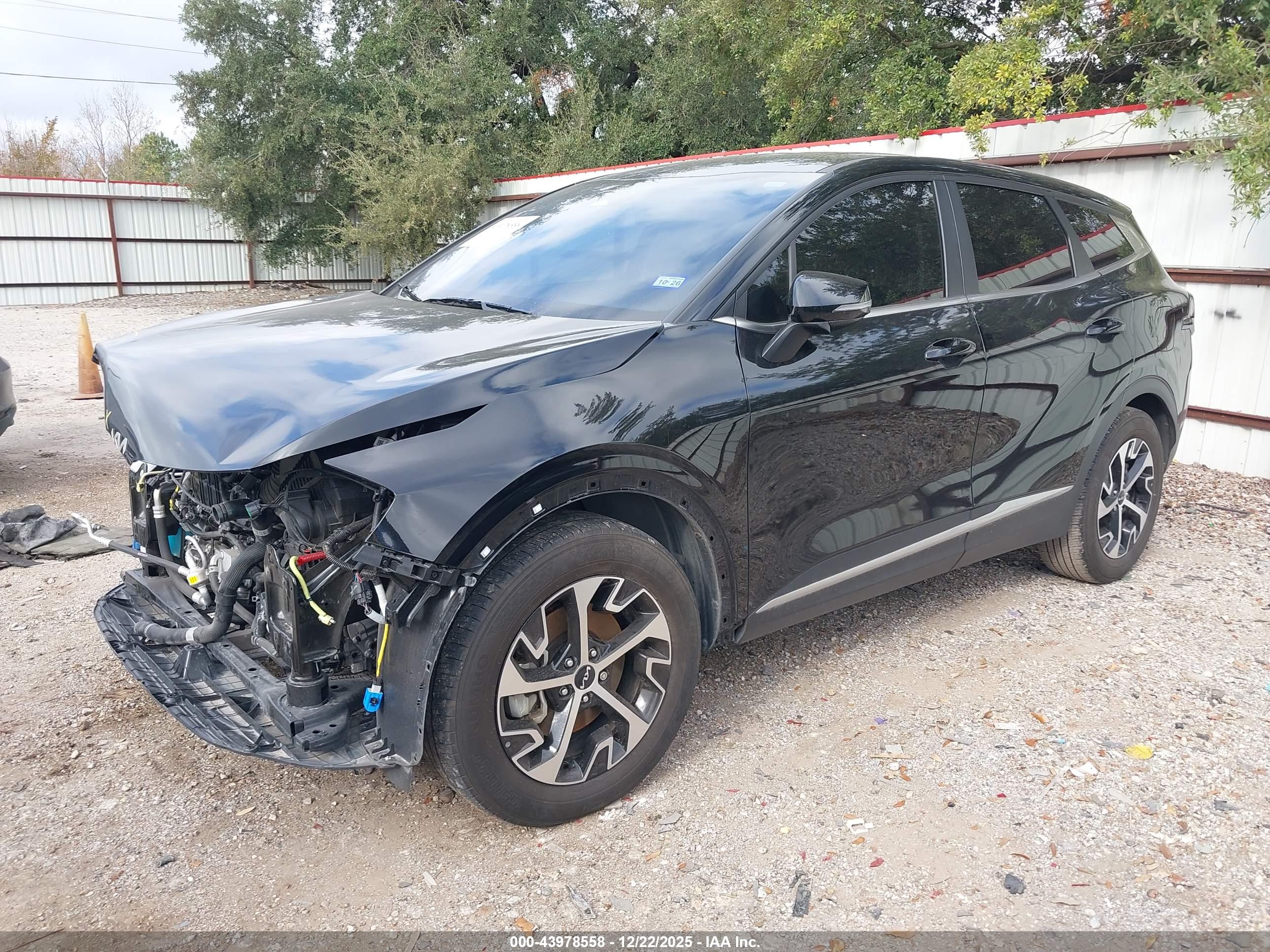 KIA SPORTAGE image 2