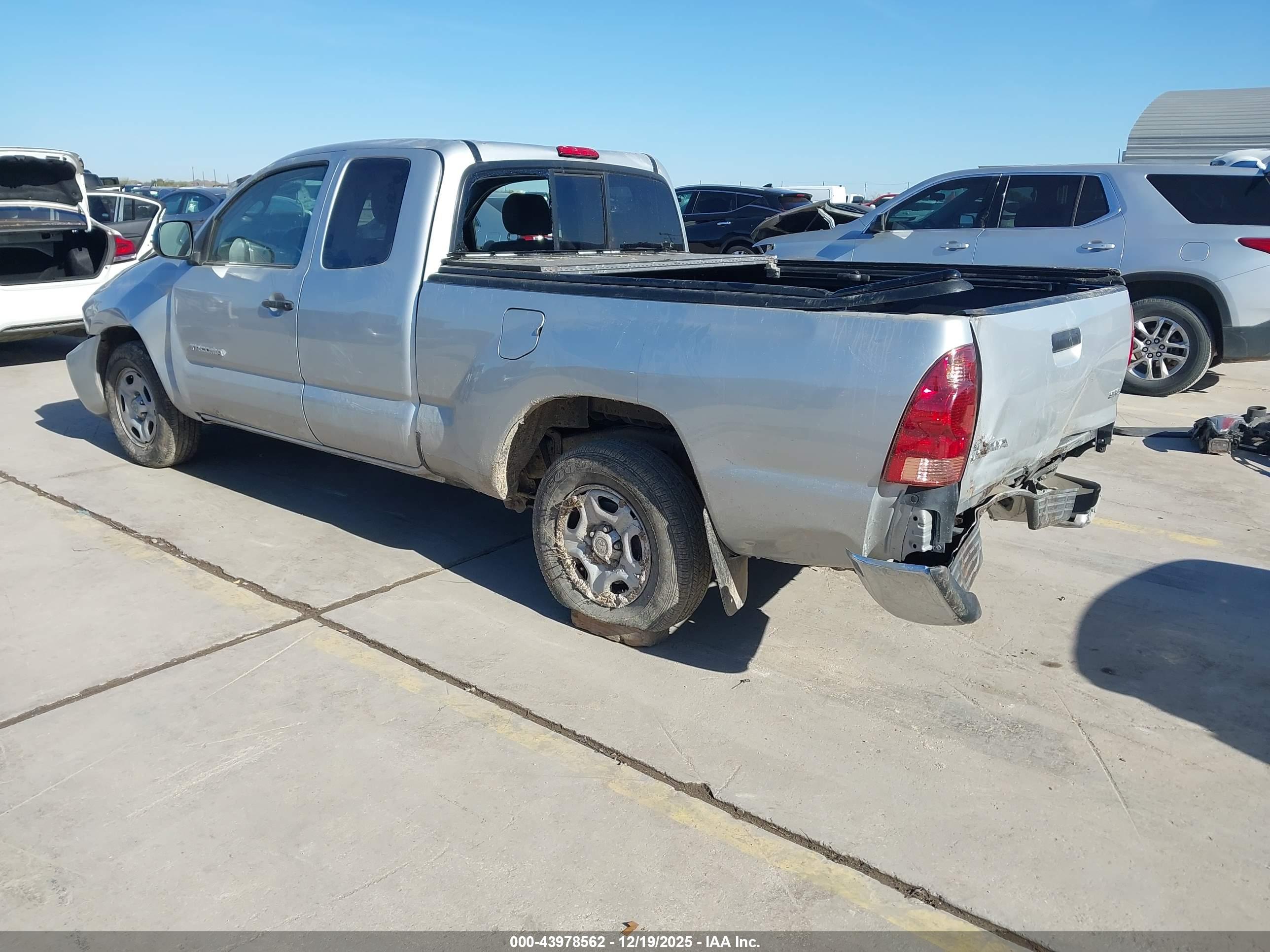 TOYOTA TACOMA image 3