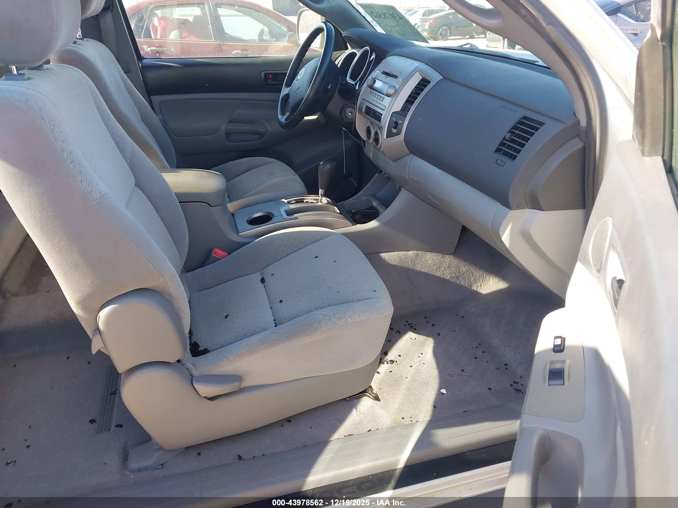 TOYOTA TACOMA image 5