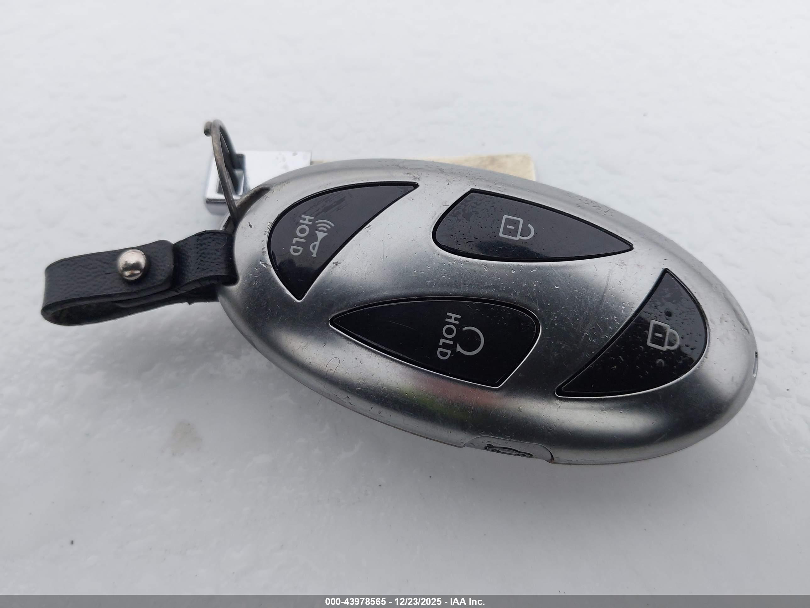 HYUNDAI ELANTRA image 11