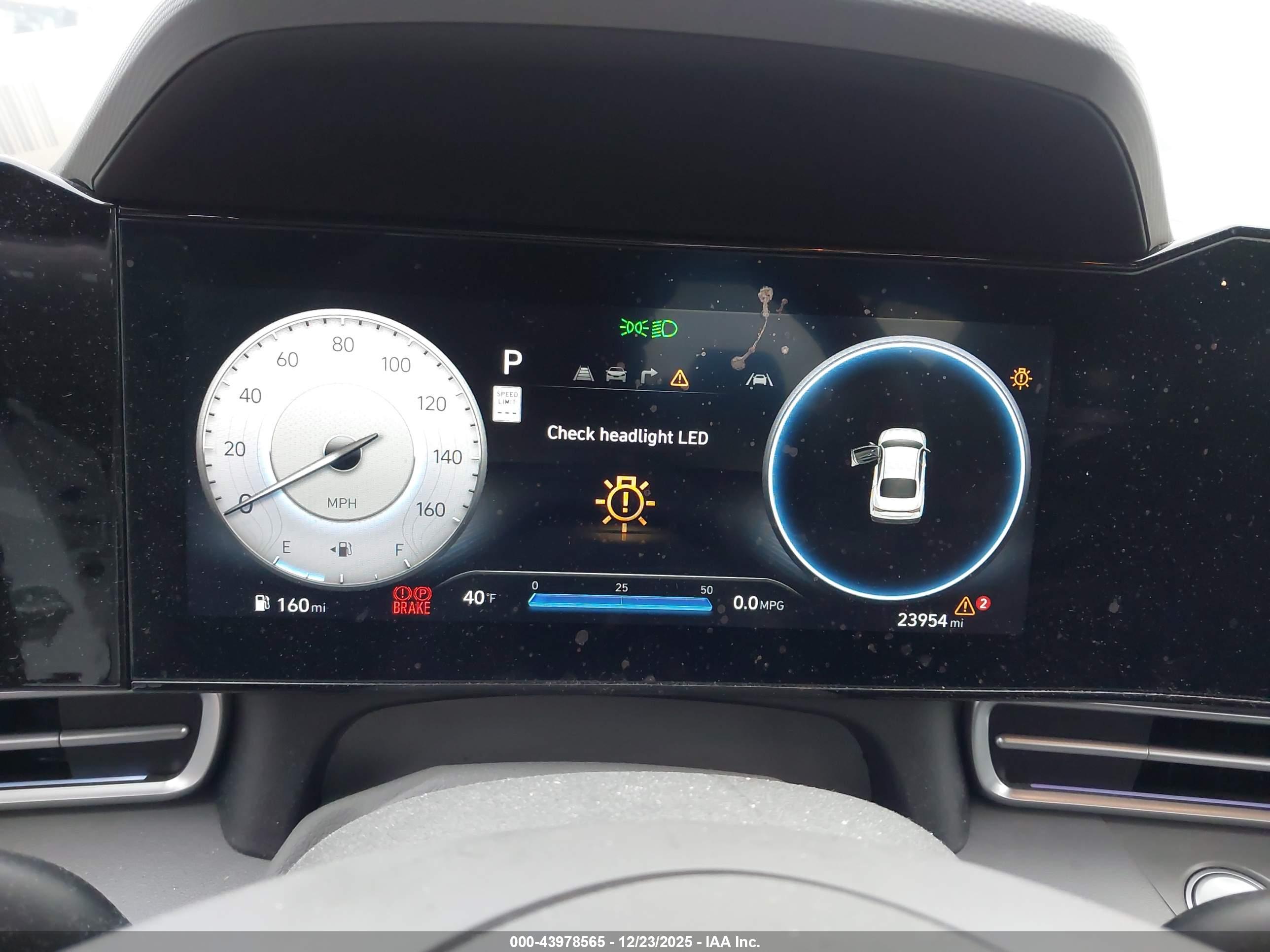 HYUNDAI ELANTRA image 7