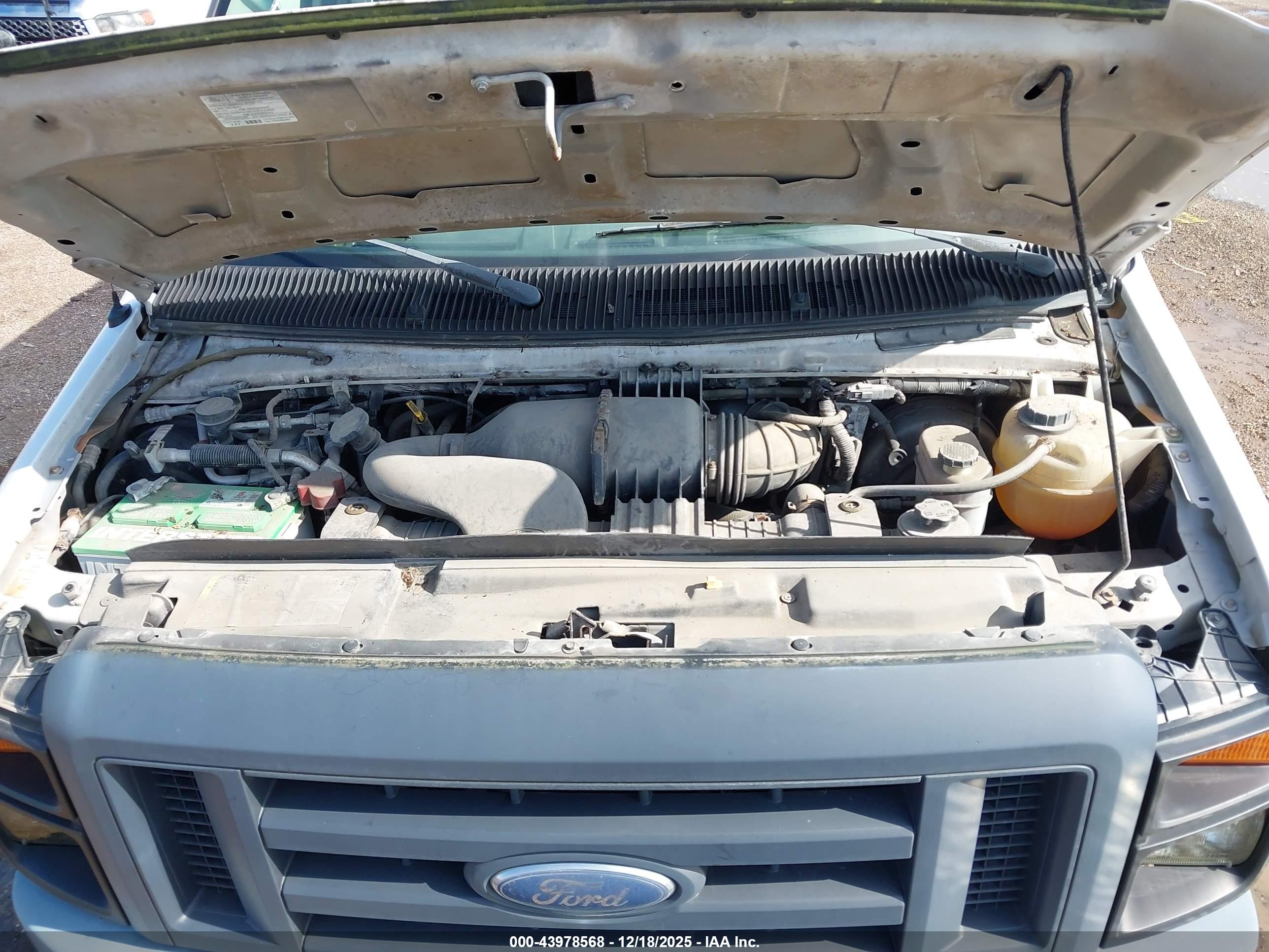 FORD E-350 image 10