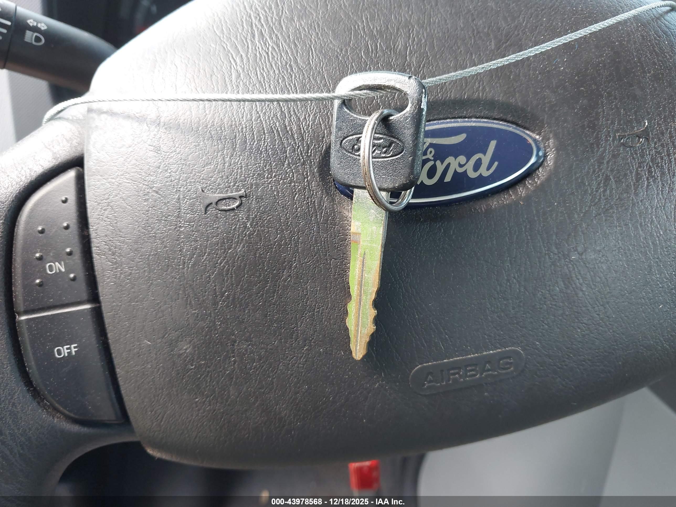 FORD E-350 image 11