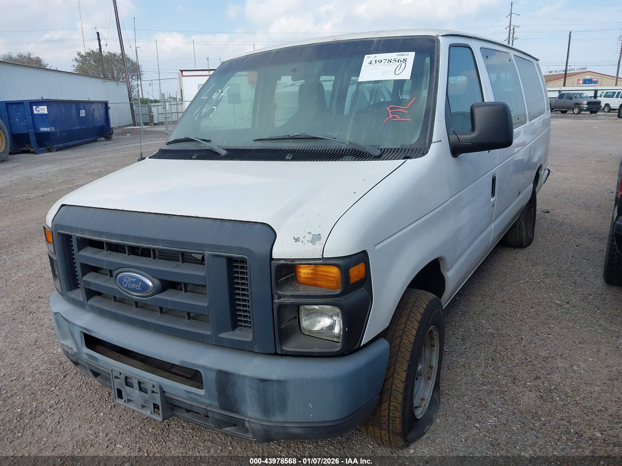 FORD E-350 image 2