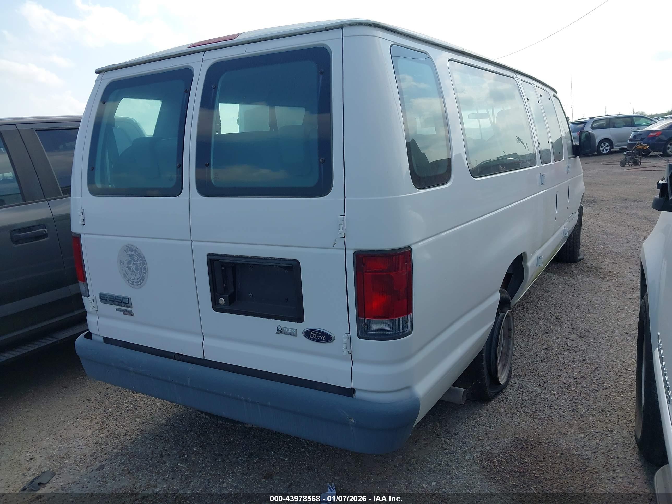 FORD E-350 image 4