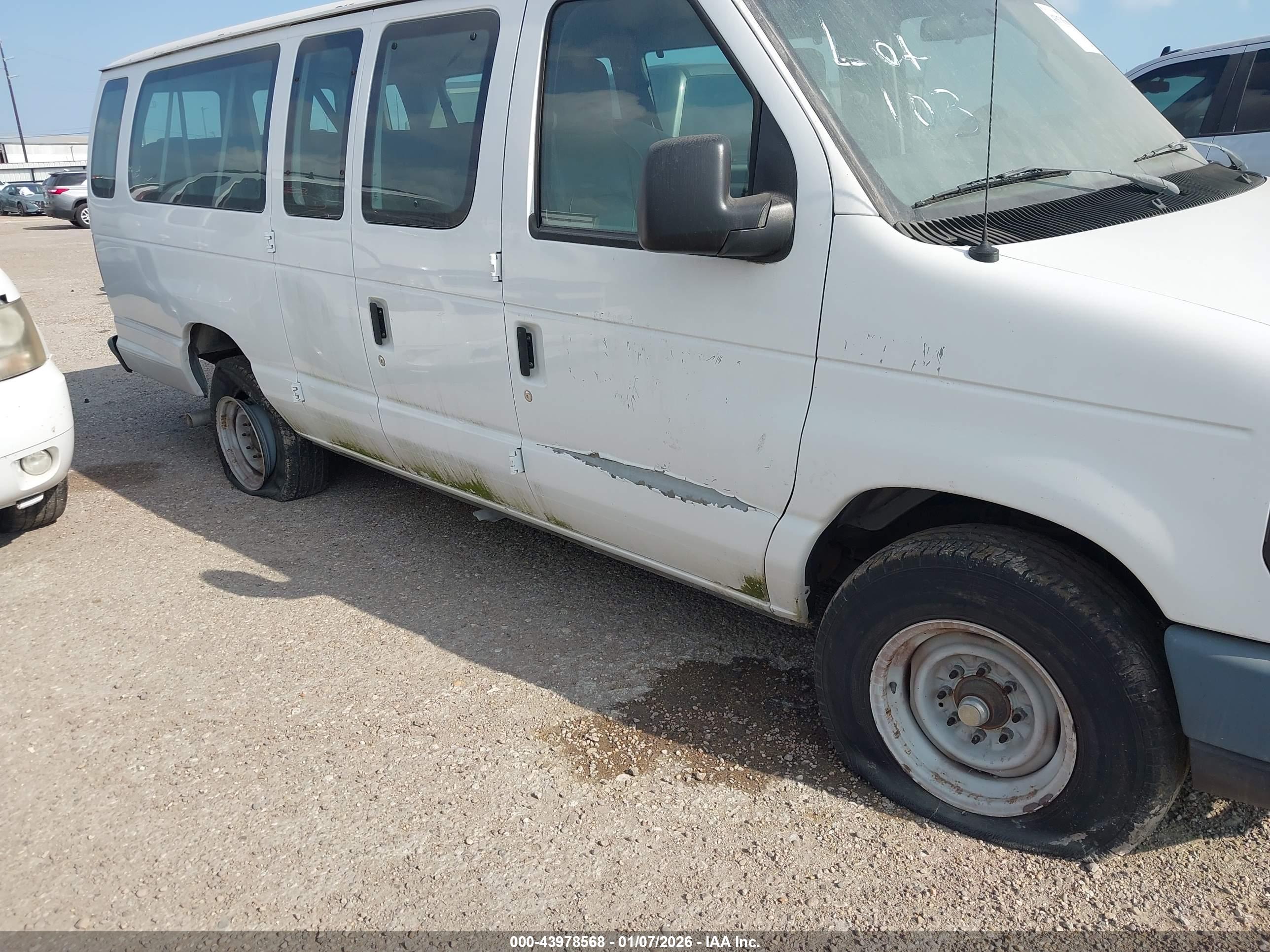FORD E-350 image 6