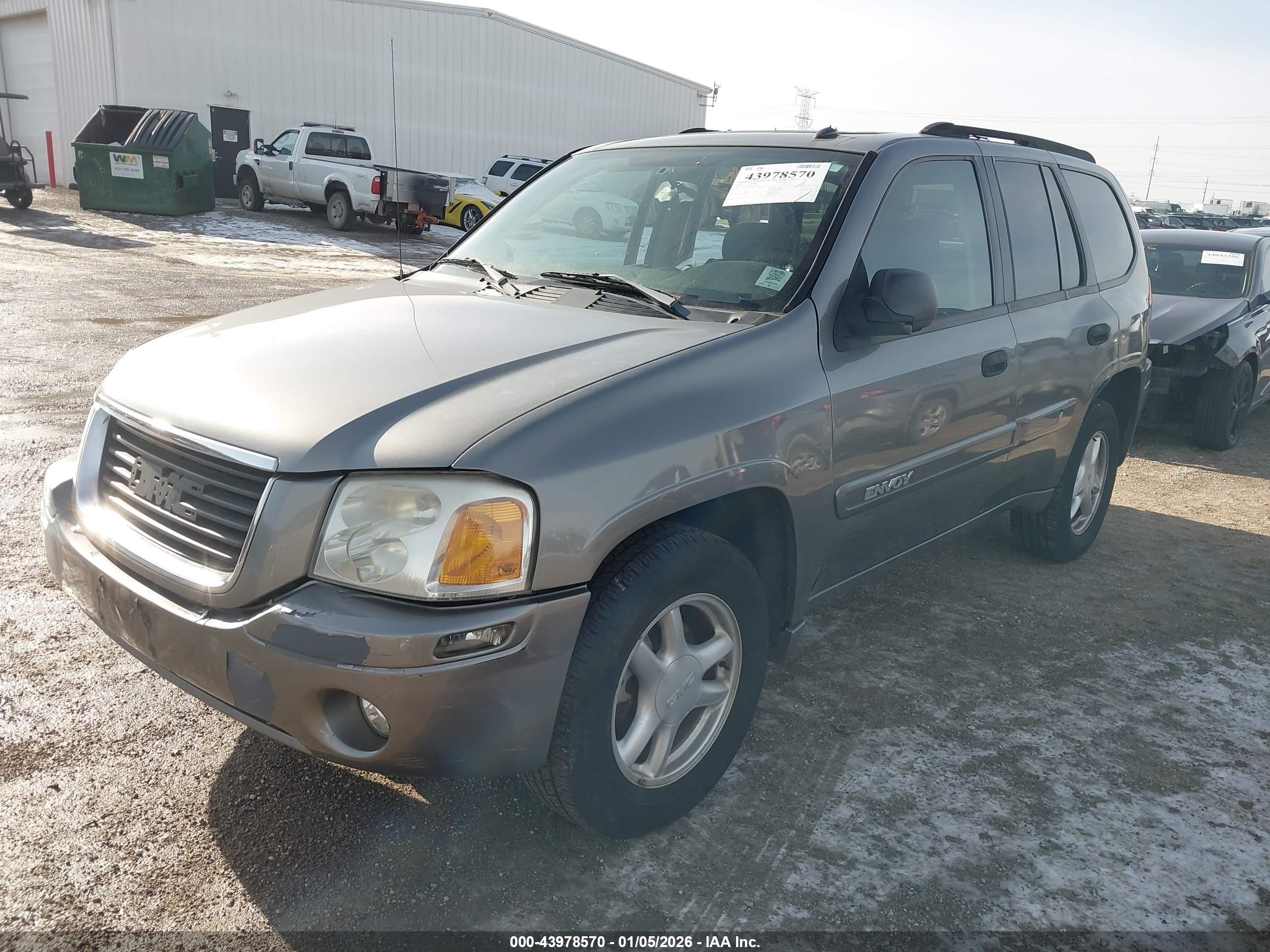 GMC ENVOY image 2