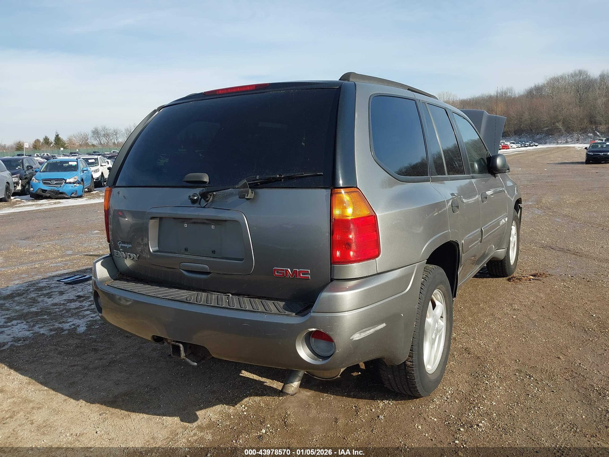 GMC ENVOY image 6