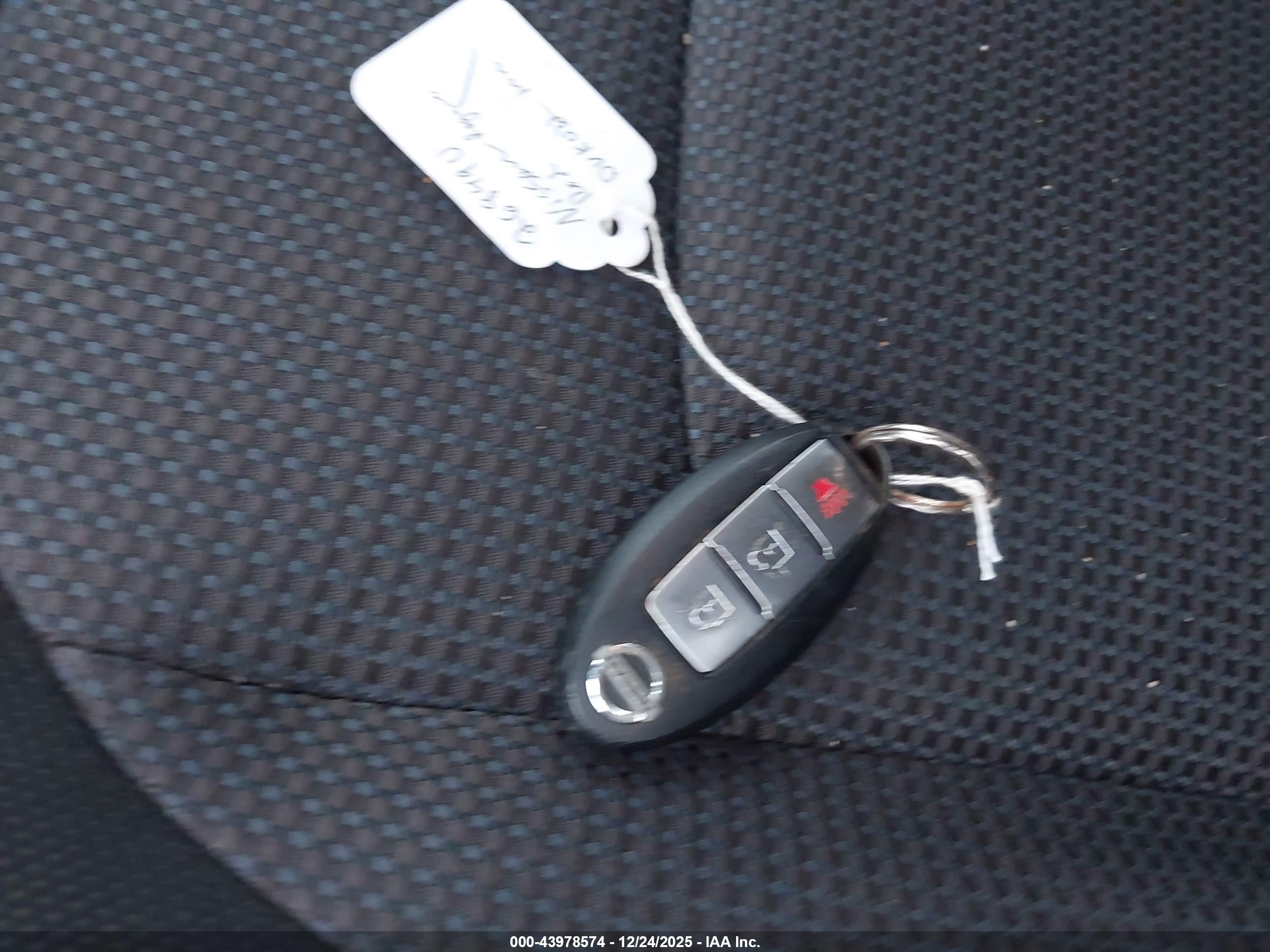 NISSAN ROGUE image 11