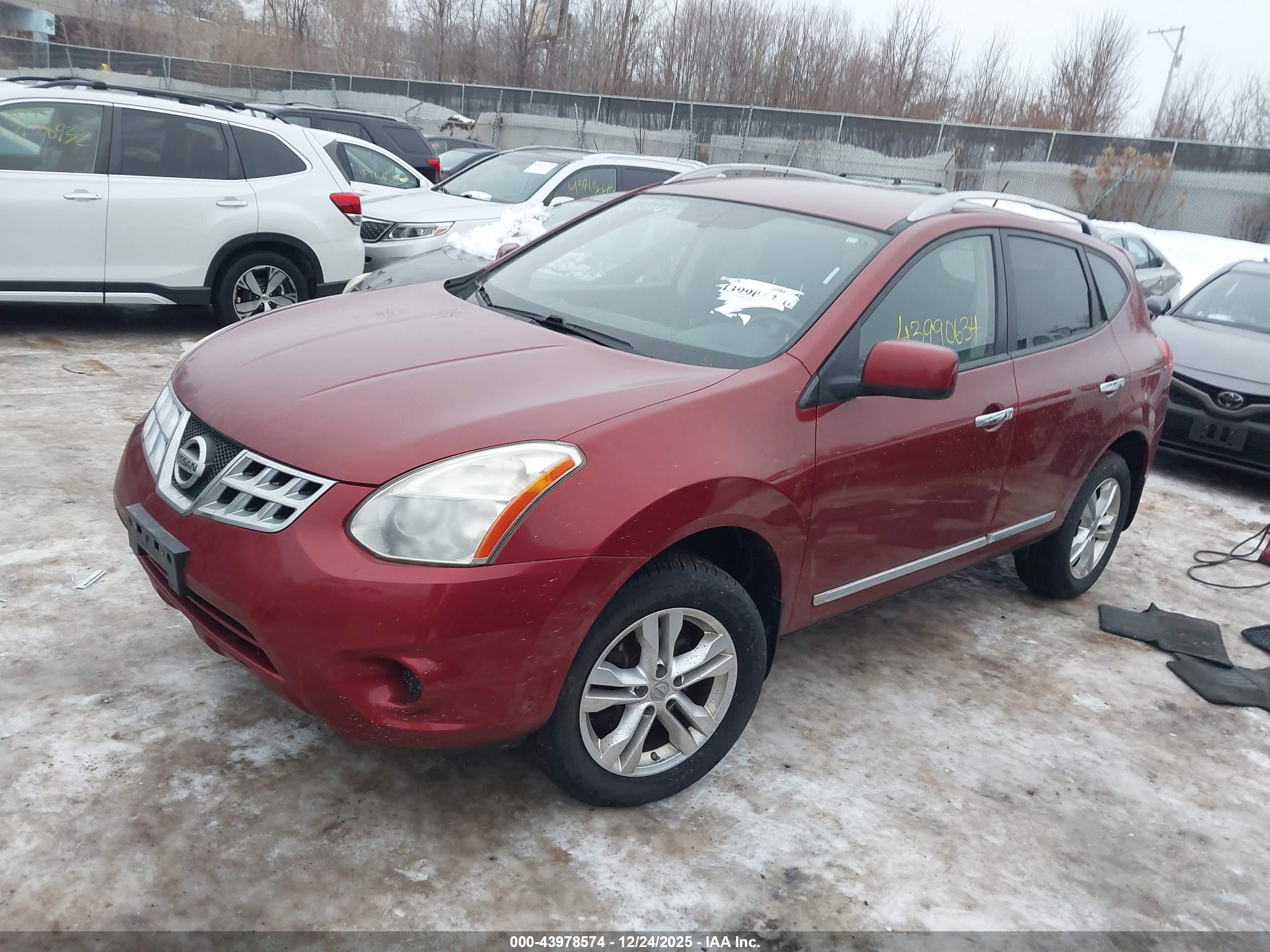 NISSAN ROGUE image 2