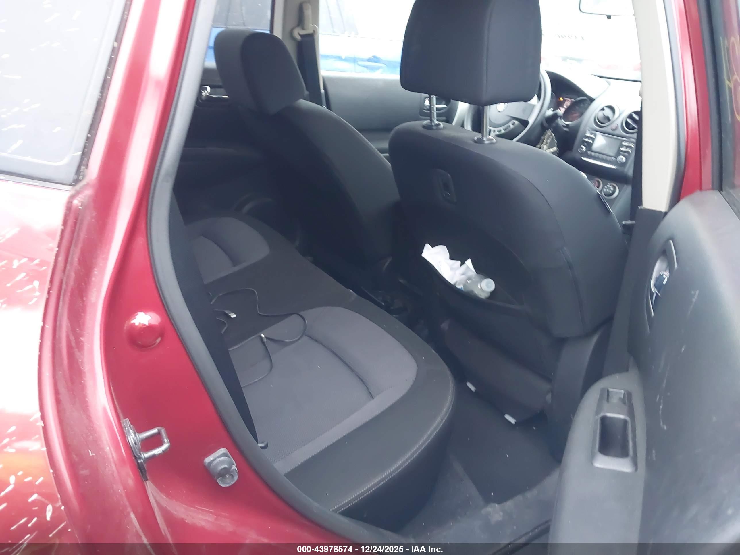 NISSAN ROGUE image 8