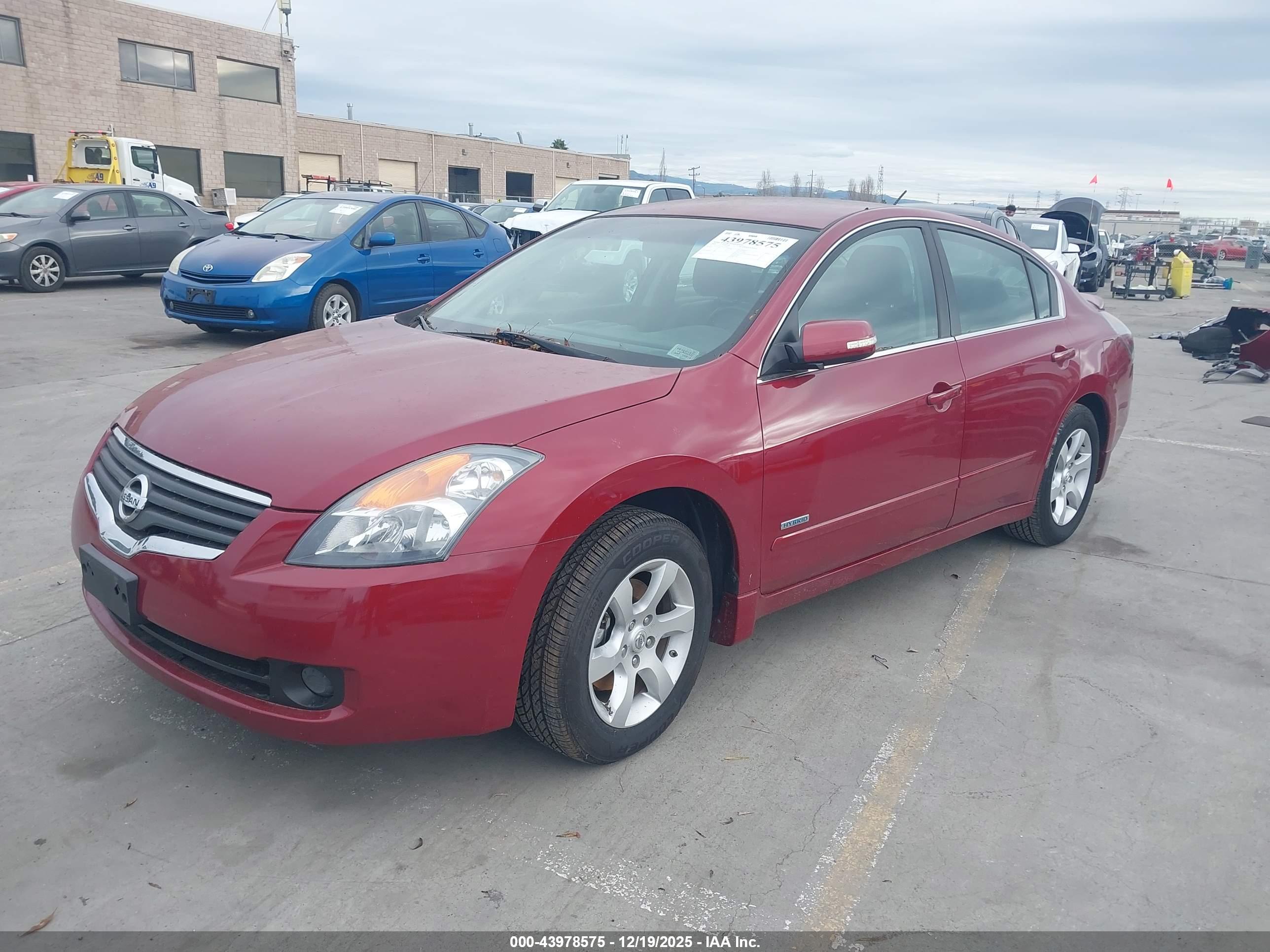 NISSAN ALTIMA image 2