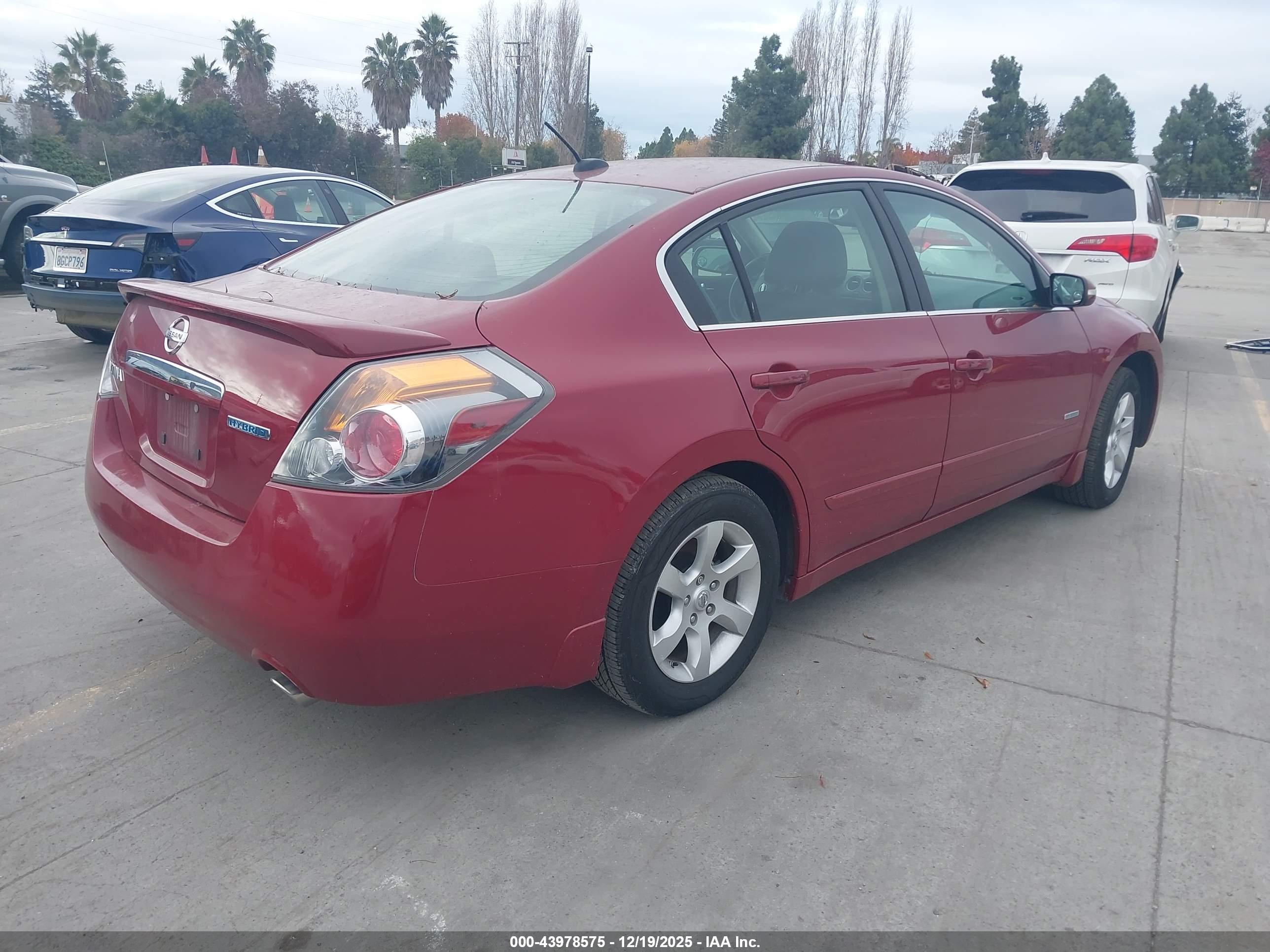 NISSAN ALTIMA image 4