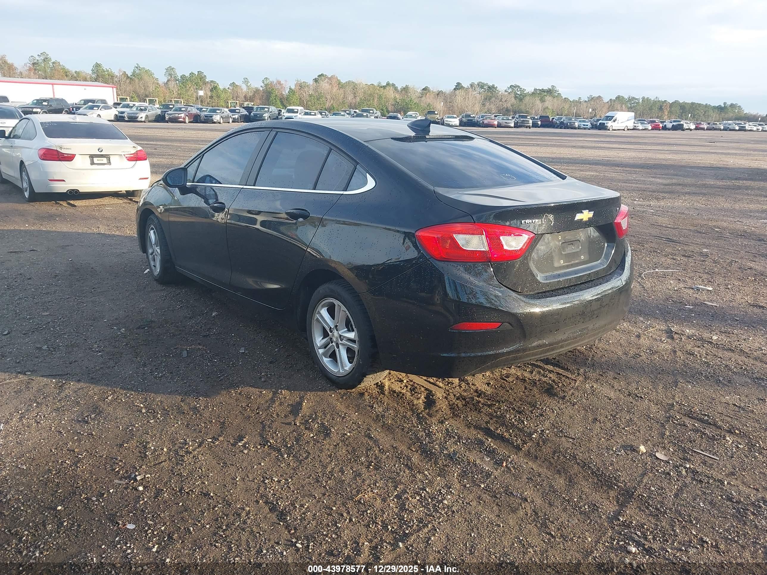 CHEVROLET CRUZE image 3