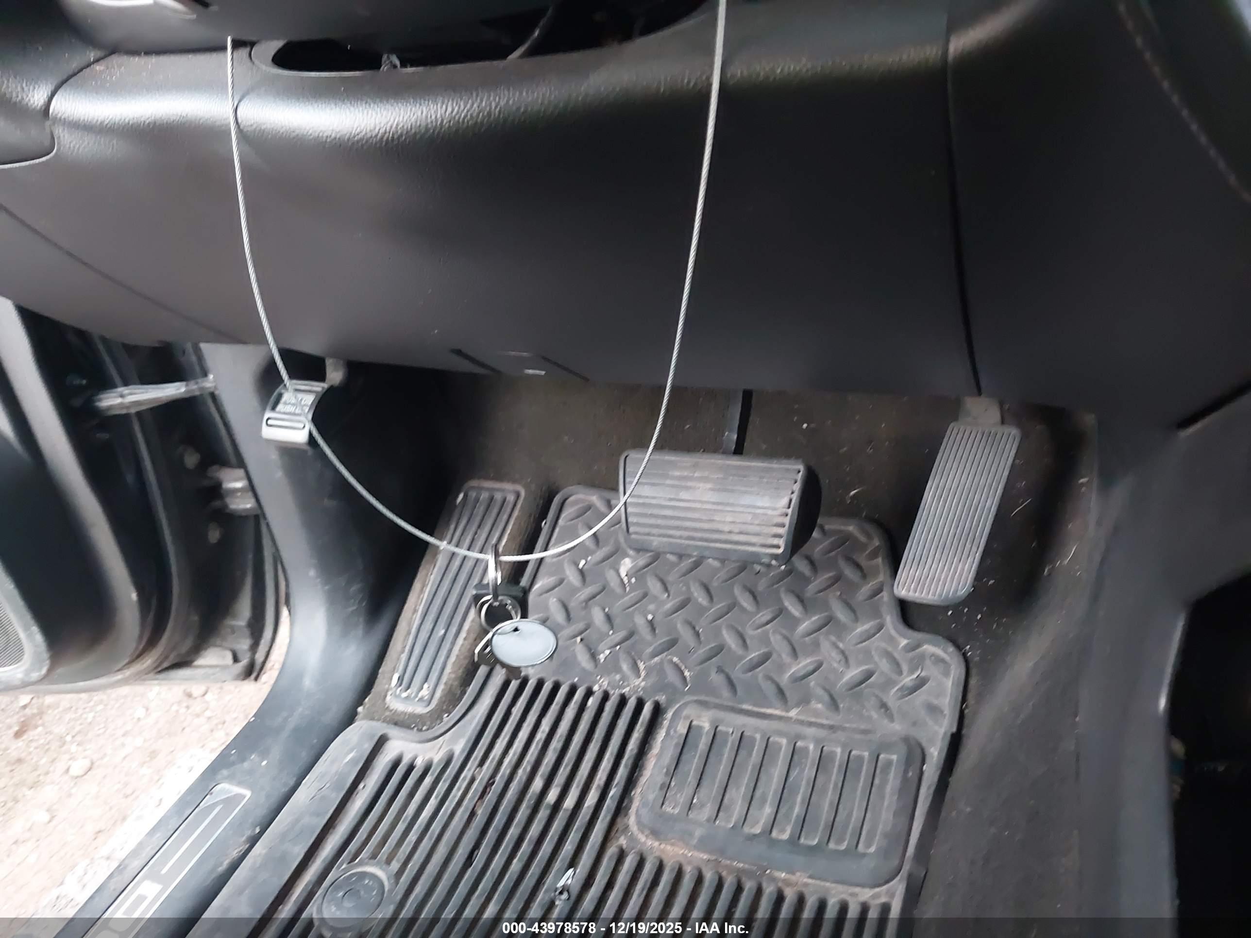 GMC SIERRA image 11
