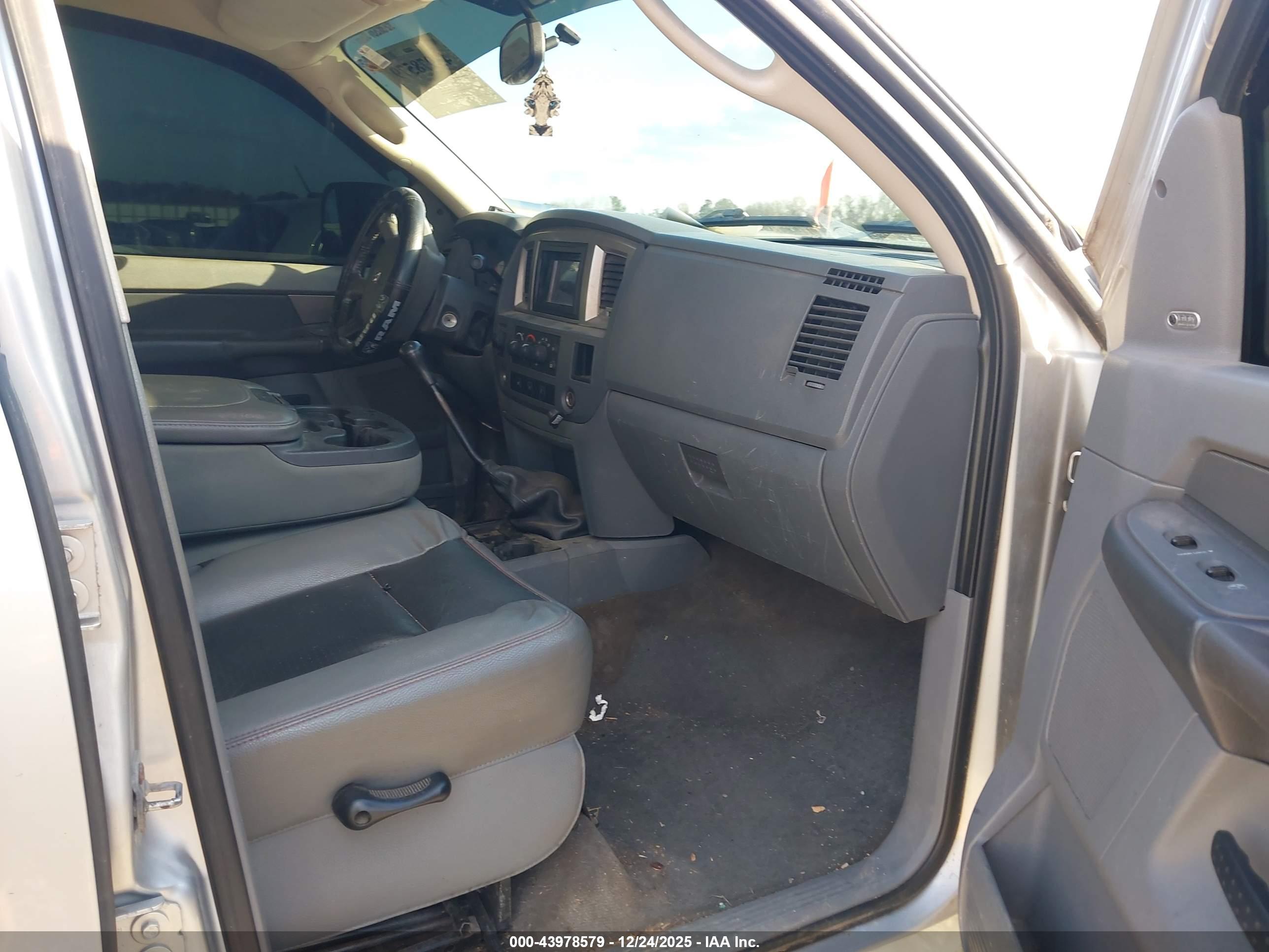 DODGE RAM image 5