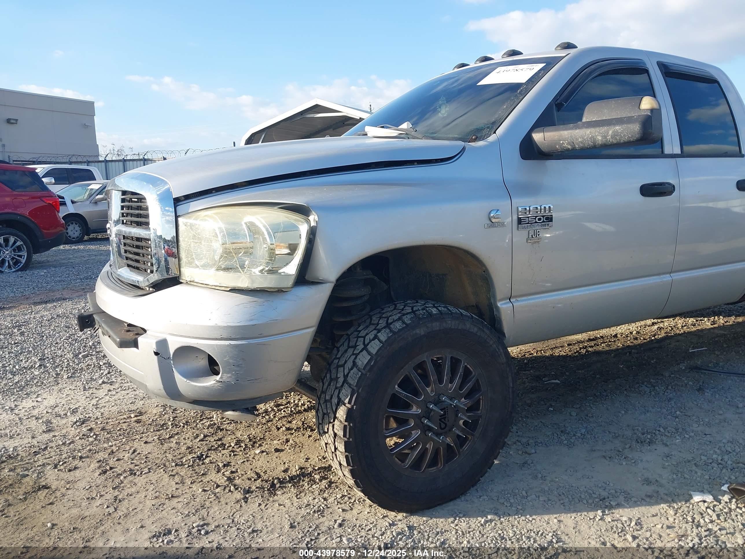 DODGE RAM image 6