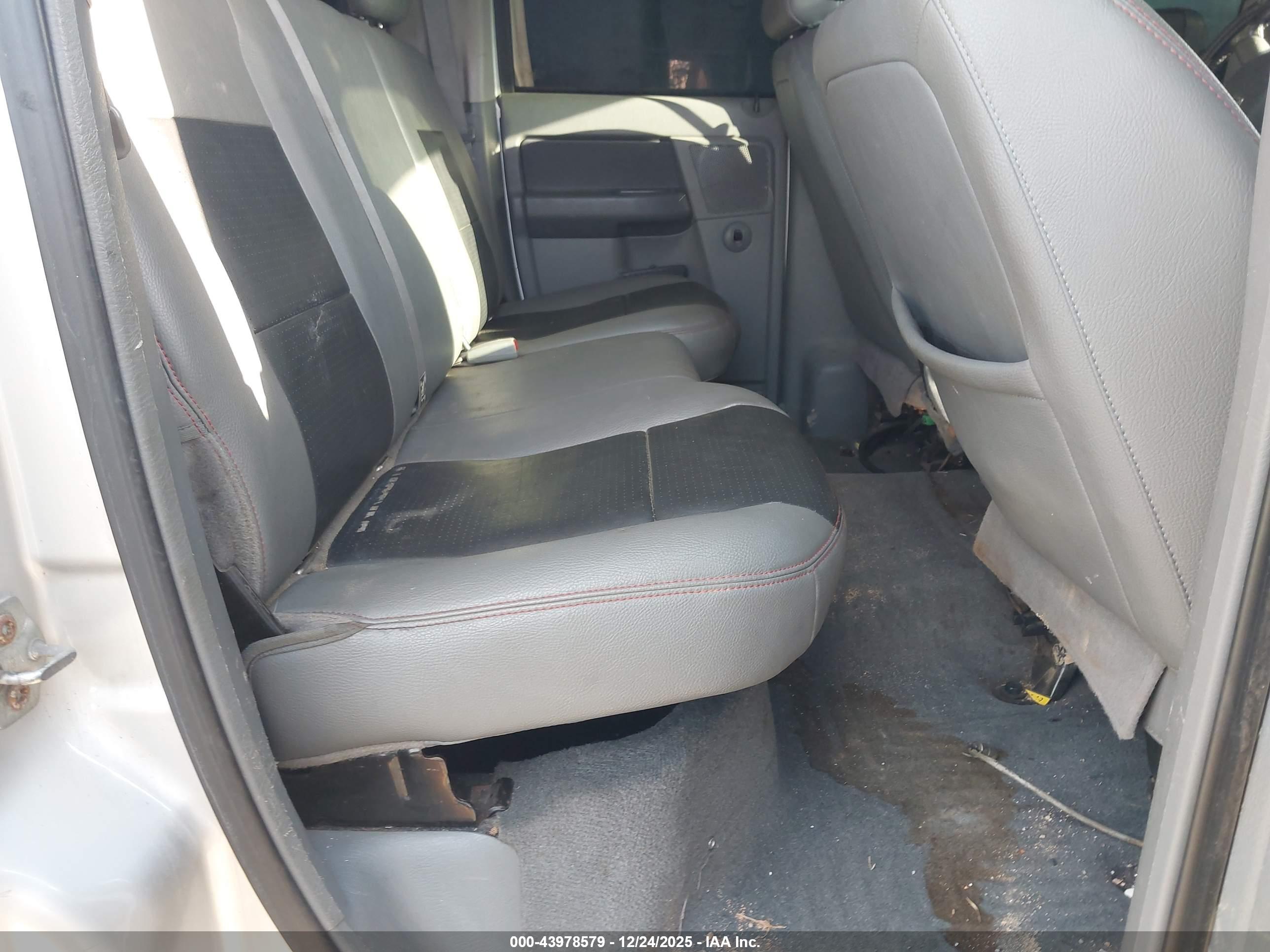 DODGE RAM image 8