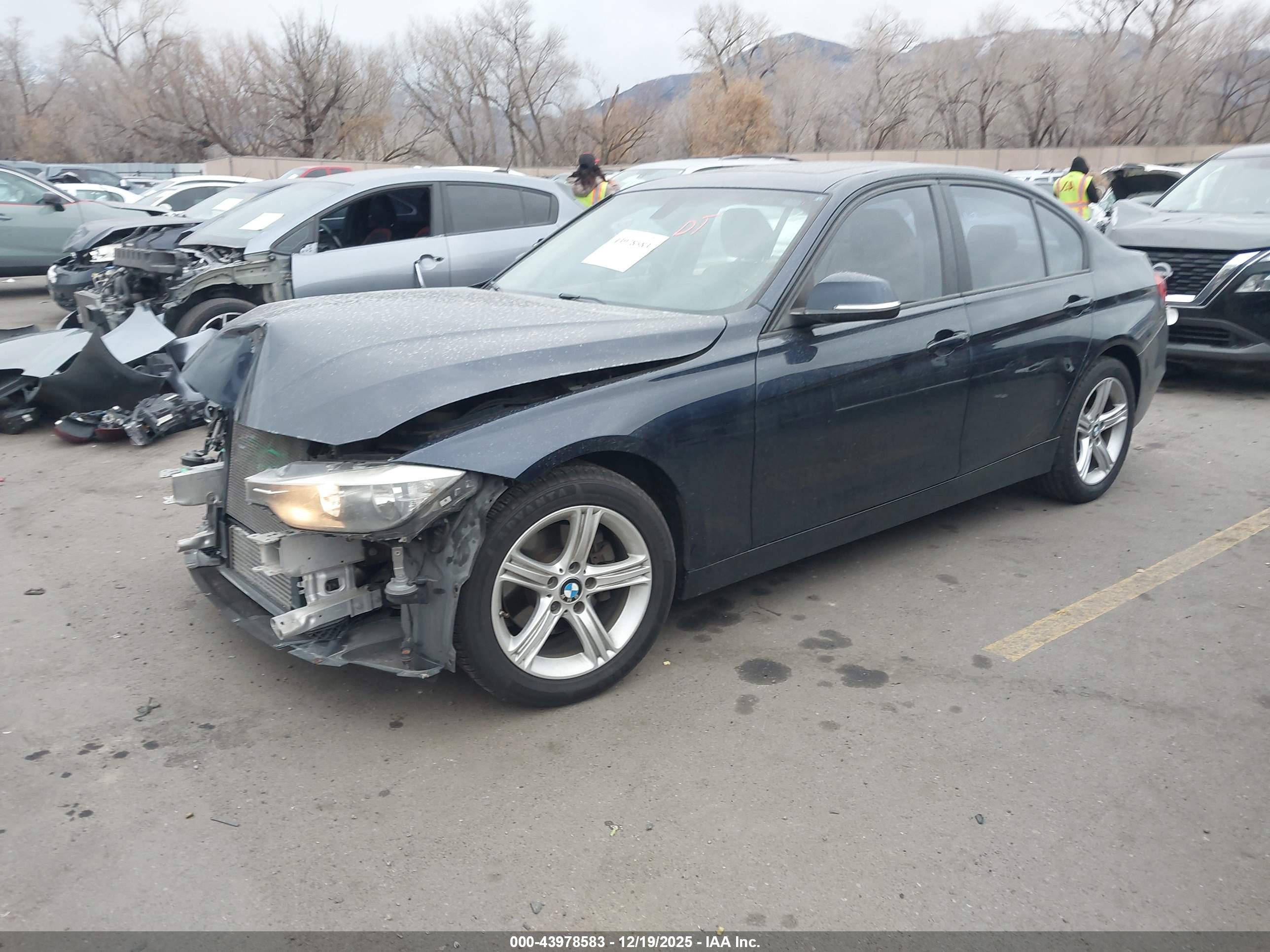 BMW 320I image 2