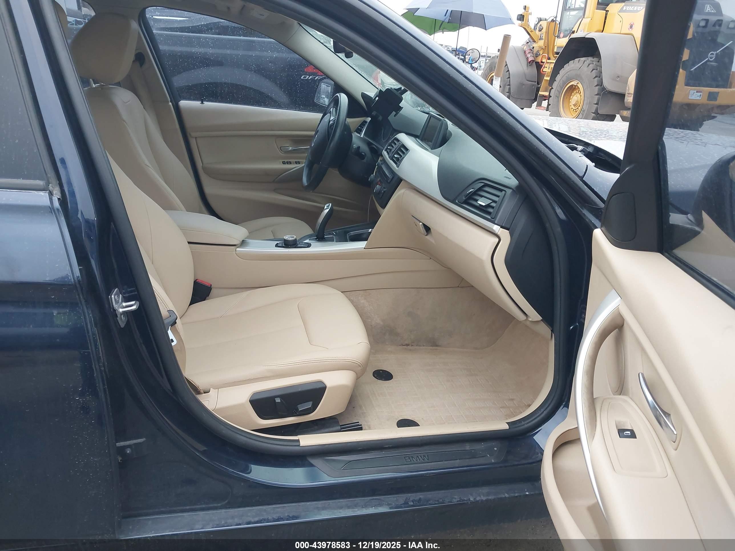 BMW 320I image 5