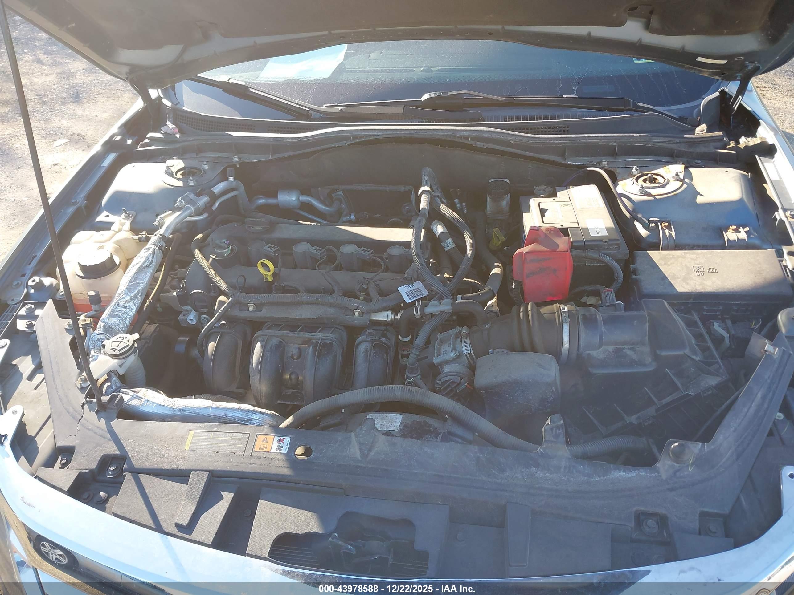 FORD FUSION image 10