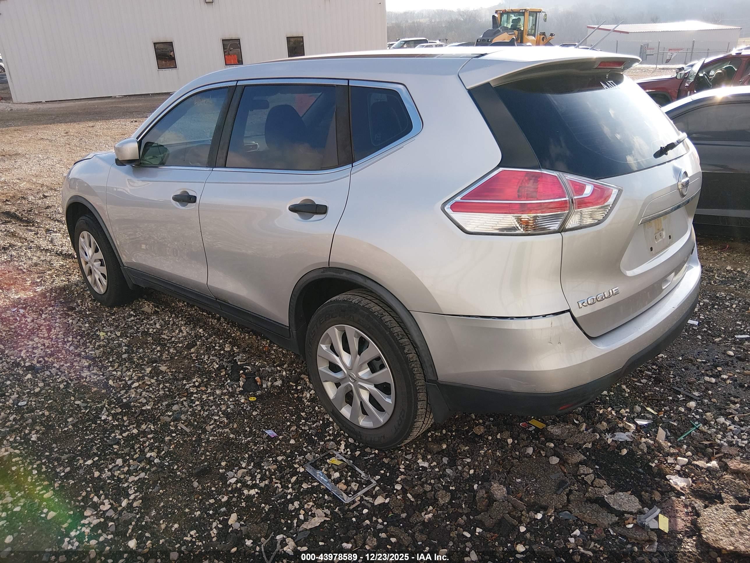 NISSAN ROGUE image 3