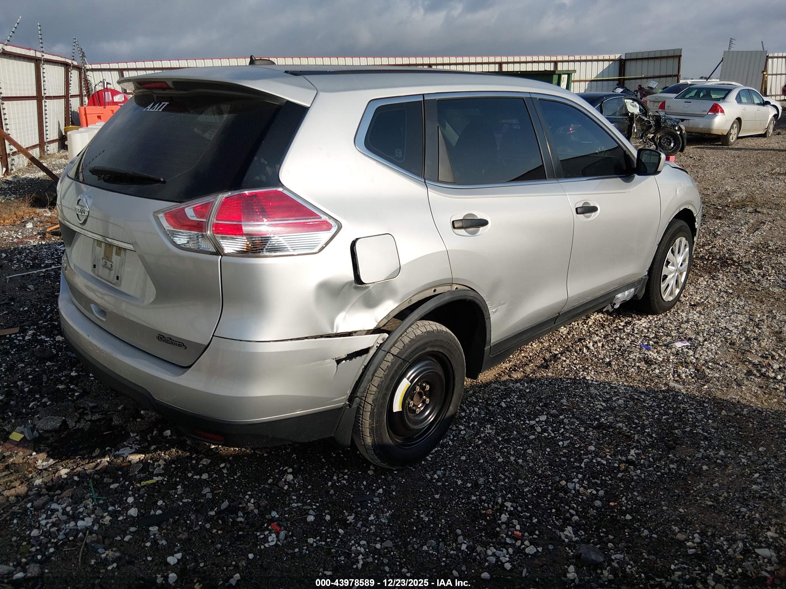 NISSAN ROGUE image 4