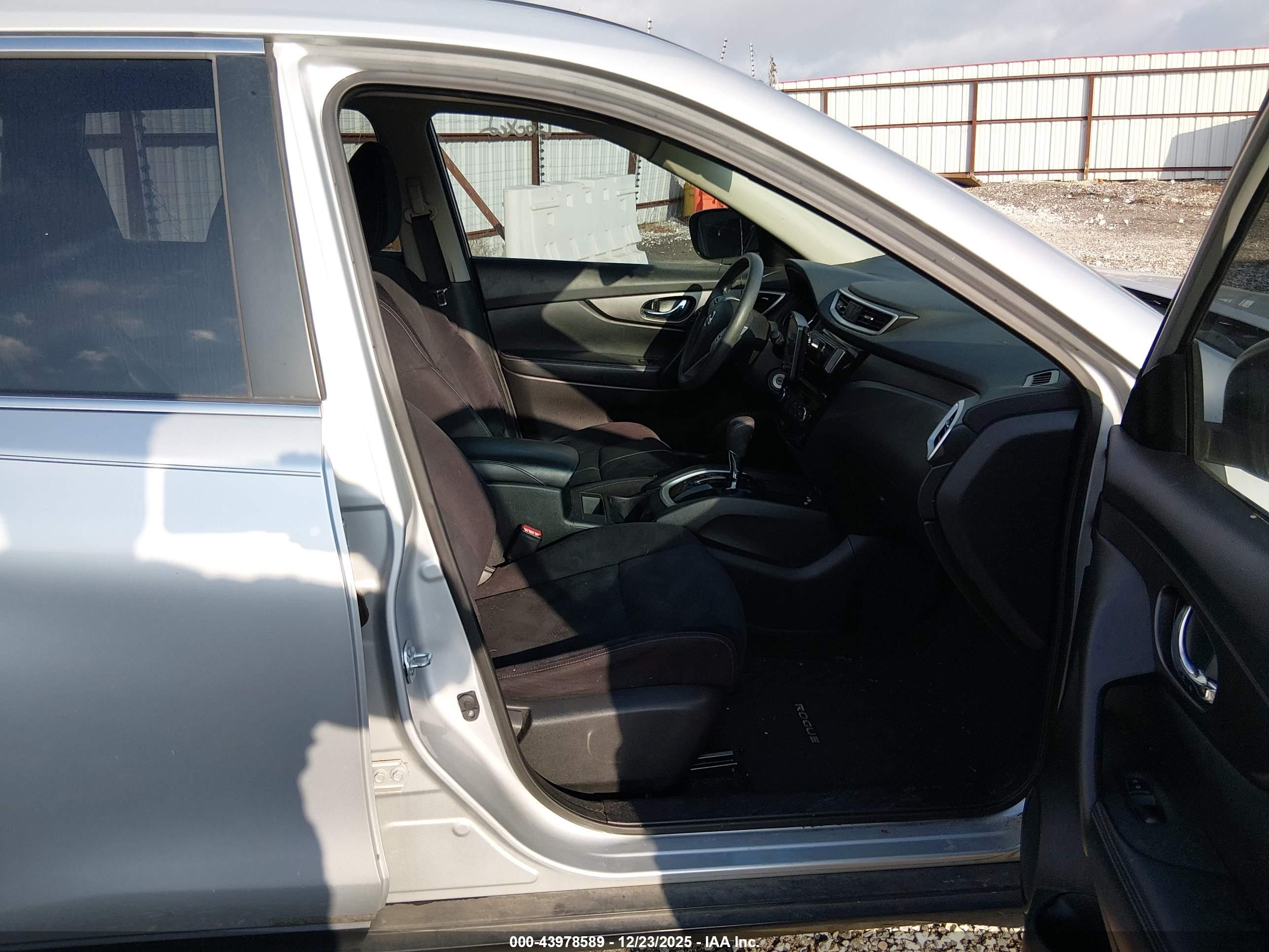 NISSAN ROGUE image 5